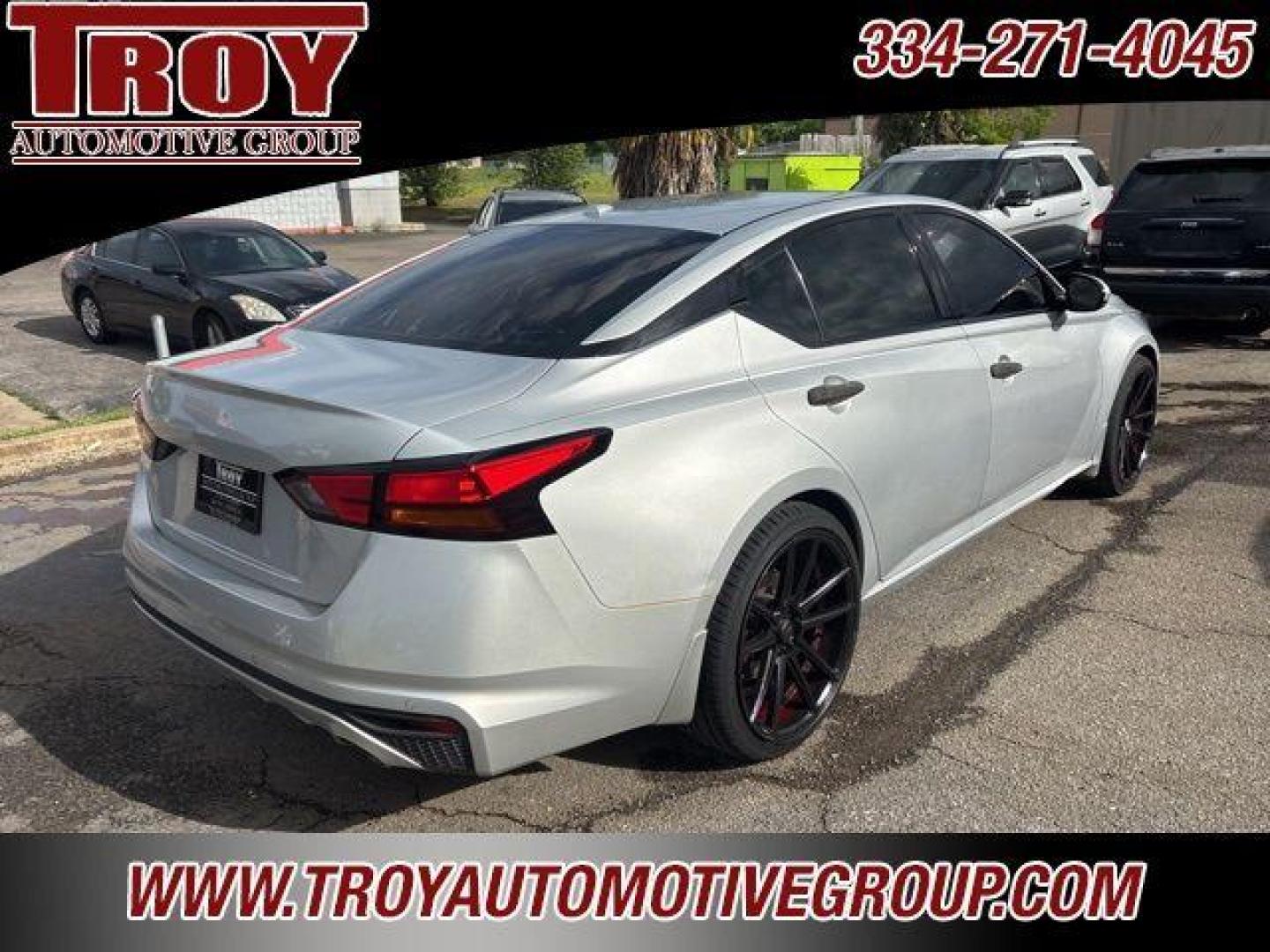2019 Brilliant Silver Metallic /Charcoal Nissan Altima 2.5 SV (1N4BL4DV4KC) with an 2.5L 4-Cylinder DOHC 16V engine, CVT transmission, located at 6812 Atlanta Hwy, Montgomery, AL, 36117, (334) 271-4045, 32.382118, -86.178673 - Power Sunrrof!! - Photo#8