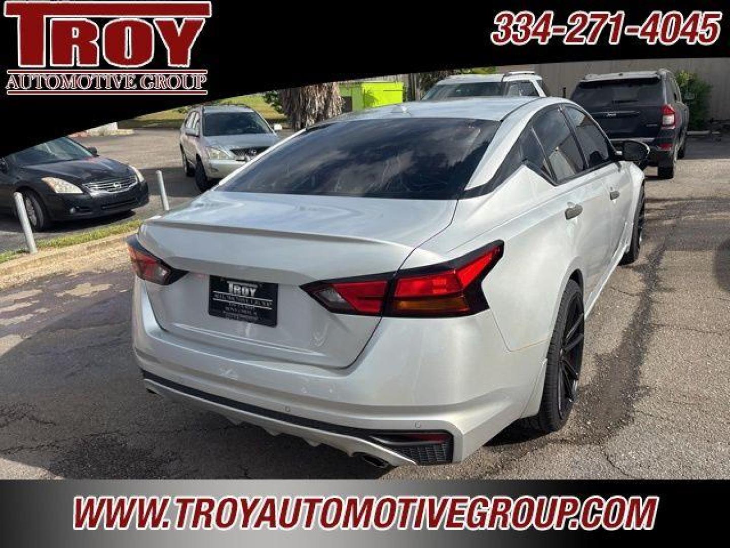 2019 Brilliant Silver Metallic /Charcoal Nissan Altima 2.5 SV (1N4BL4DV4KC) with an 2.5L 4-Cylinder DOHC 16V engine, CVT transmission, located at 6812 Atlanta Hwy, Montgomery, AL, 36117, (334) 271-4045, 32.382118, -86.178673 - Power Sunrrof!! - Photo#9