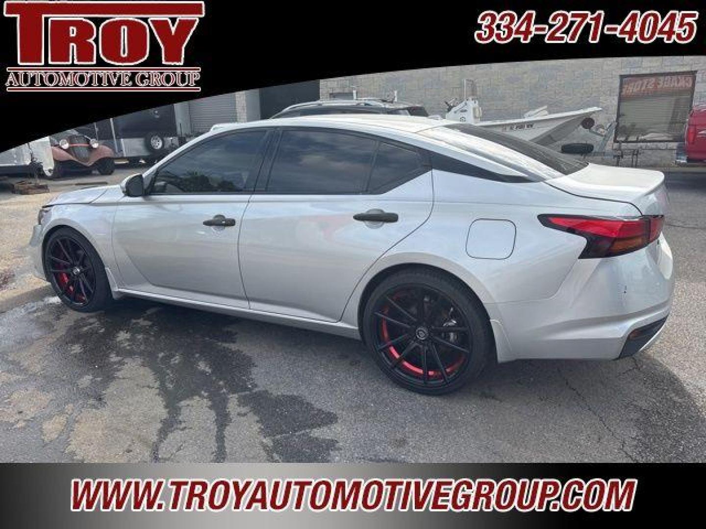 2019 Brilliant Silver Metallic /Charcoal Nissan Altima 2.5 SV (1N4BL4DV4KC) with an 2.5L 4-Cylinder DOHC 16V engine, CVT transmission, located at 6812 Atlanta Hwy, Montgomery, AL, 36117, (334) 271-4045, 32.382118, -86.178673 - Power Sunrrof!! - Photo#13