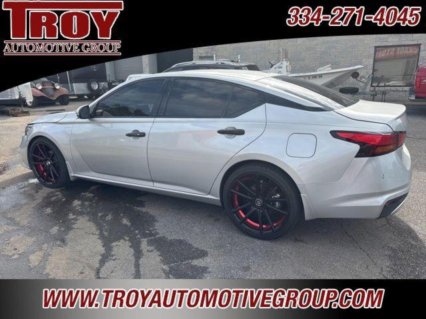 2019 Brilliant Silver Metallic /Charcoal Nissan Altima 2.5 SV (1N4BL4DV4KC) with an 2.5L 4-Cylinder DOHC 16V engine, CVT transmission, located at 6812 Atlanta Hwy, Montgomery, AL, 36117, (334) 271-4045, 32.382118, -86.178673 - Power Sunrrof!! - Photo#14