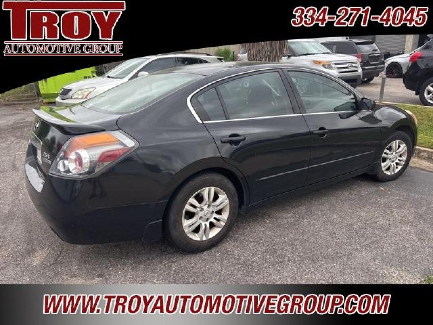 2011 Super Black Clearcoat /Charcoal Nissan Altima 2.5 S (1N4AL2AP5BN) with an 2.5L I4 SMPI DOHC engine, CVT transmission, located at 6812 Atlanta Hwy, Montgomery, AL, 36117, (334) 271-4045, 32.382118, -86.178673 - <br>Alloys!!<br>Rear Spoiler!!<br>Radio Not Working !! - Photo#2