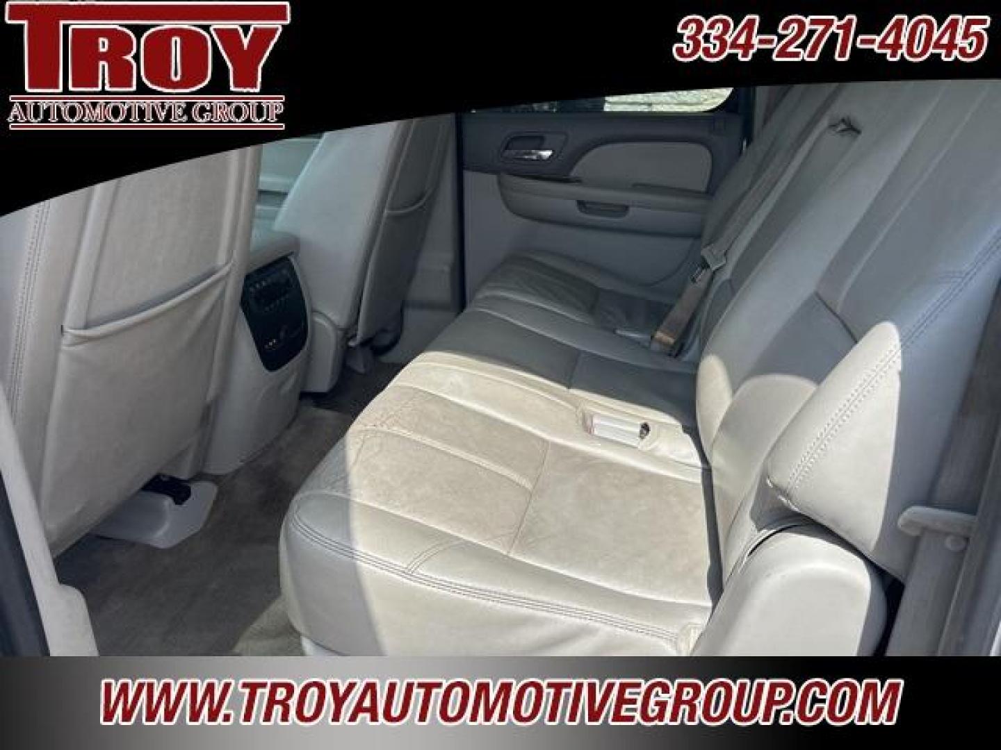 2013 Silver Ice Metallic /Light Titanium/Dark Titanium Chevrolet Suburban 1500 LT (1GNSCJE03DR) with an Vortec 5.3L V8 SFI Flex Fuel engine, Automatic transmission, located at 6812 Atlanta Hwy, Montgomery, AL, 36117, (334) 271-4045, 32.382118, -86.178673 - 2-Owner!!<br>Power Sunroof!! - Photo#16