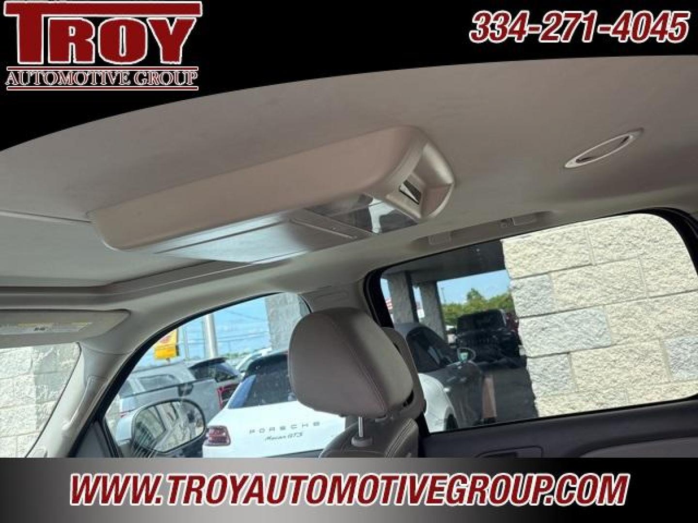 2013 Silver Ice Metallic /Light Titanium/Dark Titanium Chevrolet Suburban 1500 LT (1GNSCJE03DR) with an Vortec 5.3L V8 SFI Flex Fuel engine, Automatic transmission, located at 6812 Atlanta Hwy, Montgomery, AL, 36117, (334) 271-4045, 32.382118, -86.178673 - 2-Owner!!<br>Power Sunroof!! - Photo#19