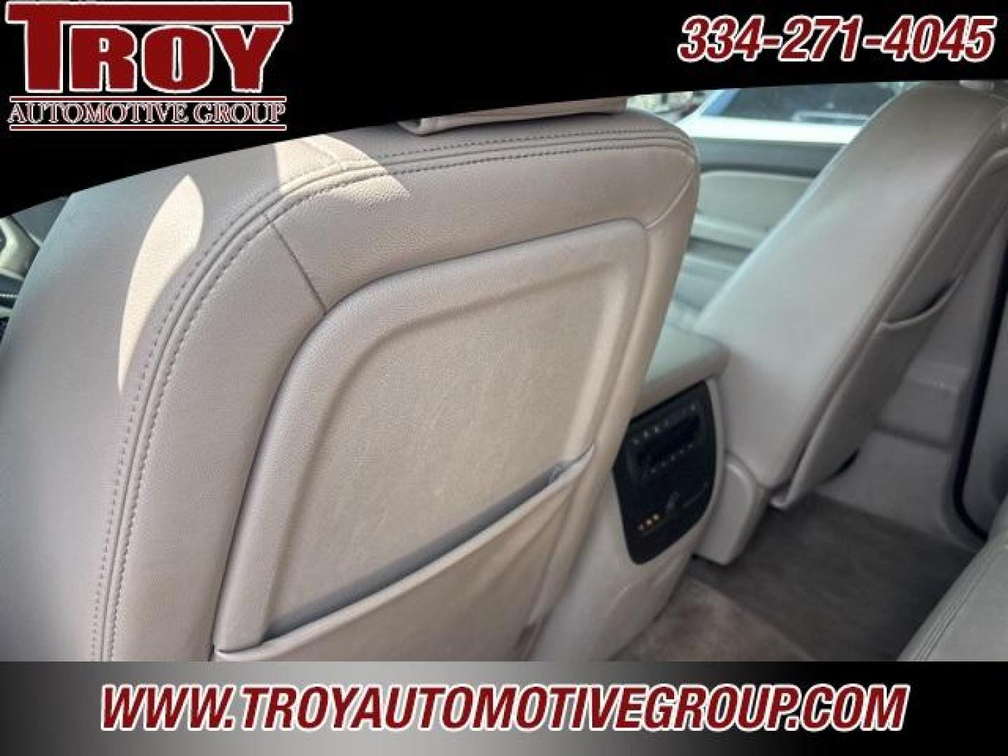 2013 Silver Ice Metallic /Light Titanium/Dark Titanium Chevrolet Suburban 1500 LT (1GNSCJE03DR) with an Vortec 5.3L V8 SFI Flex Fuel engine, Automatic transmission, located at 6812 Atlanta Hwy, Montgomery, AL, 36117, (334) 271-4045, 32.382118, -86.178673 - 2-Owner!!<br>Power Sunroof!! - Photo#22