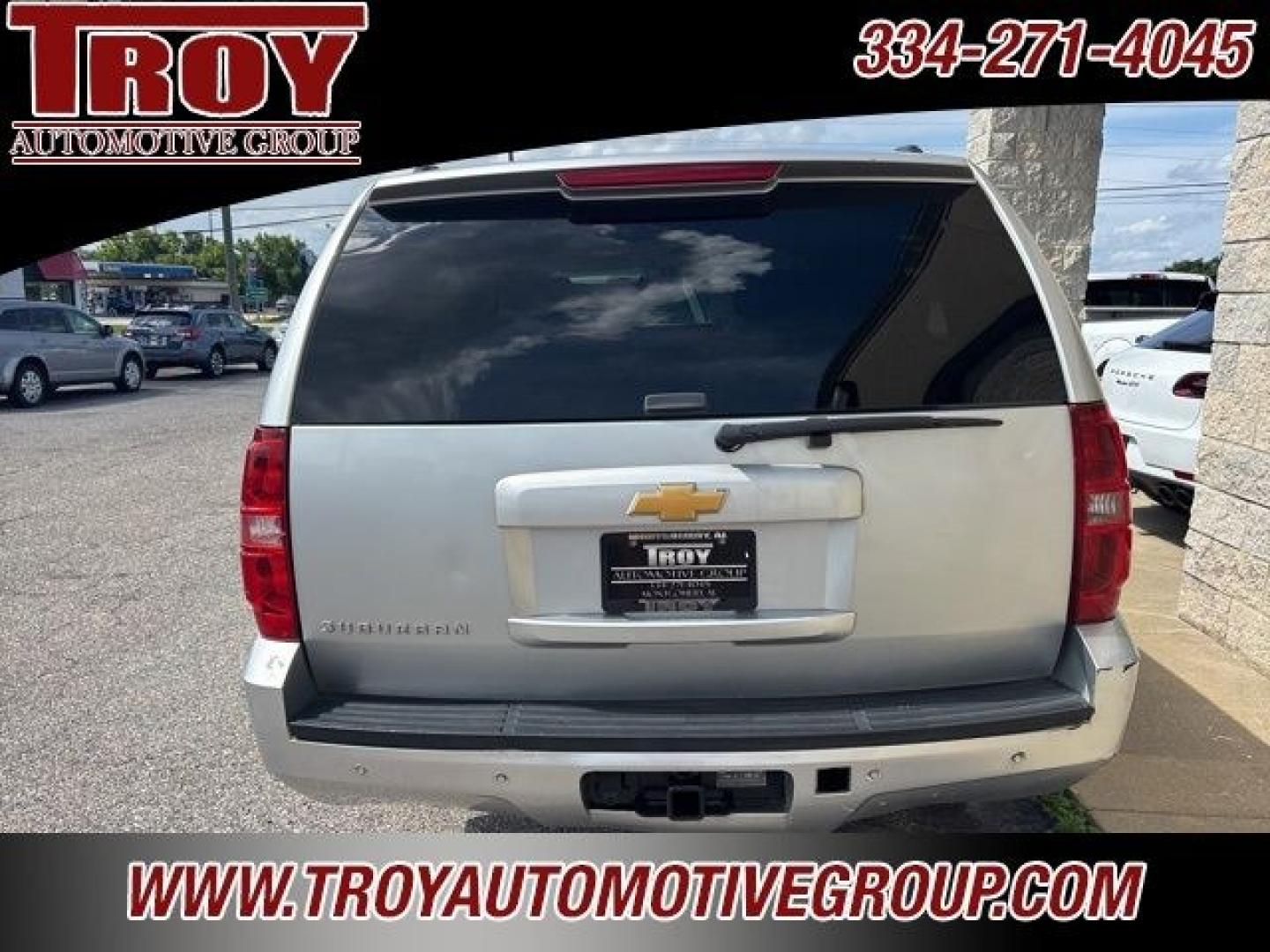 2013 Silver Ice Metallic /Light Titanium/Dark Titanium Chevrolet Suburban 1500 LT (1GNSCJE03DR) with an Vortec 5.3L V8 SFI Flex Fuel engine, Automatic transmission, located at 6812 Atlanta Hwy, Montgomery, AL, 36117, (334) 271-4045, 32.382118, -86.178673 - 2-Owner!!<br>Power Sunroof!!- Photo#7