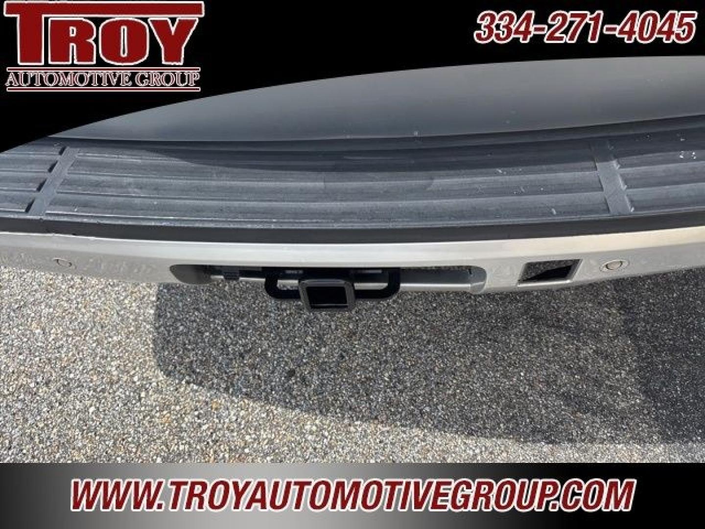 2013 Silver Ice Metallic /Light Titanium/Dark Titanium Chevrolet Suburban 1500 LT (1GNSCJE03DR) with an Vortec 5.3L V8 SFI Flex Fuel engine, Automatic transmission, located at 6812 Atlanta Hwy, Montgomery, AL, 36117, (334) 271-4045, 32.382118, -86.178673 - 2-Owner!!<br>Power Sunroof!!- Photo#12