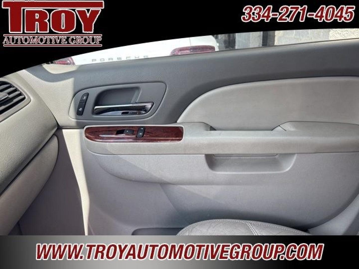 2013 Silver Ice Metallic /Light Titanium/Dark Titanium Chevrolet Suburban 1500 LT (1GNSCJE03DR) with an Vortec 5.3L V8 SFI Flex Fuel engine, Automatic transmission, located at 6812 Atlanta Hwy, Montgomery, AL, 36117, (334) 271-4045, 32.382118, -86.178673 - 2-Owner!!<br>Power Sunroof!!- Photo#33
