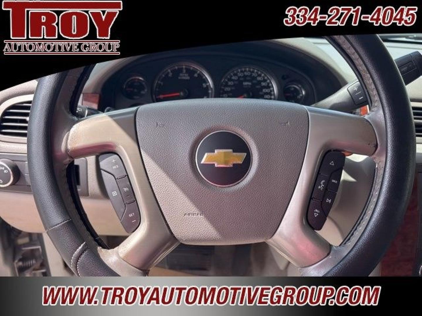 2013 Silver Ice Metallic /Light Titanium/Dark Titanium Chevrolet Suburban 1500 LT (1GNSCJE03DR) with an Vortec 5.3L V8 SFI Flex Fuel engine, Automatic transmission, located at 6812 Atlanta Hwy, Montgomery, AL, 36117, (334) 271-4045, 32.382118, -86.178673 - 2-Owner!!<br>Power Sunroof!!- Photo#34