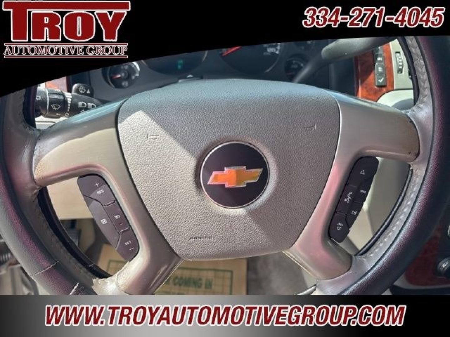 2013 Silver Ice Metallic /Light Titanium/Dark Titanium Chevrolet Suburban 1500 LT (1GNSCJE03DR) with an Vortec 5.3L V8 SFI Flex Fuel engine, Automatic transmission, located at 6812 Atlanta Hwy, Montgomery, AL, 36117, (334) 271-4045, 32.382118, -86.178673 - 2-Owner!!<br>Power Sunroof!!- Photo#38