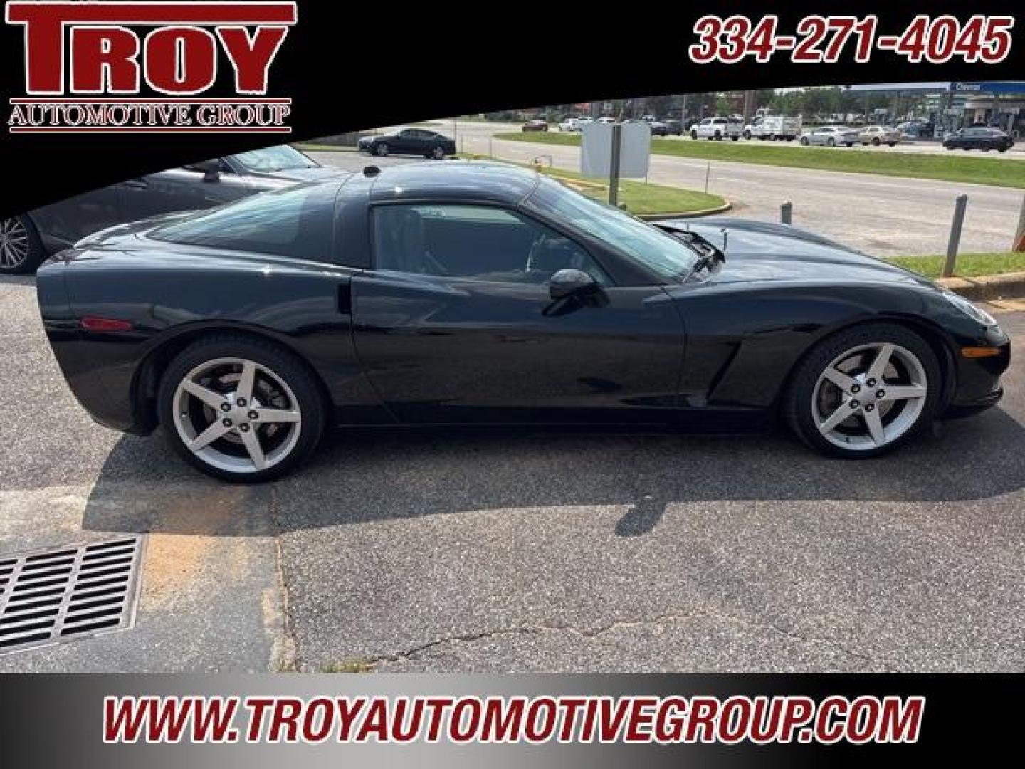 2005 Smokin Asphalt /Ebony Chevrolet Corvette Base (1G1YY24U155) with an 6.0L V8 SFI LS2 engine, Manual transmission, located at 6812 Atlanta Hwy, Montgomery, AL, 36117, (334) 271-4045, 32.382118, -86.178673 - Heads Up Display!!<br>2-Master Remote Keys!!<br>Heated Seats!! - Photo#2
