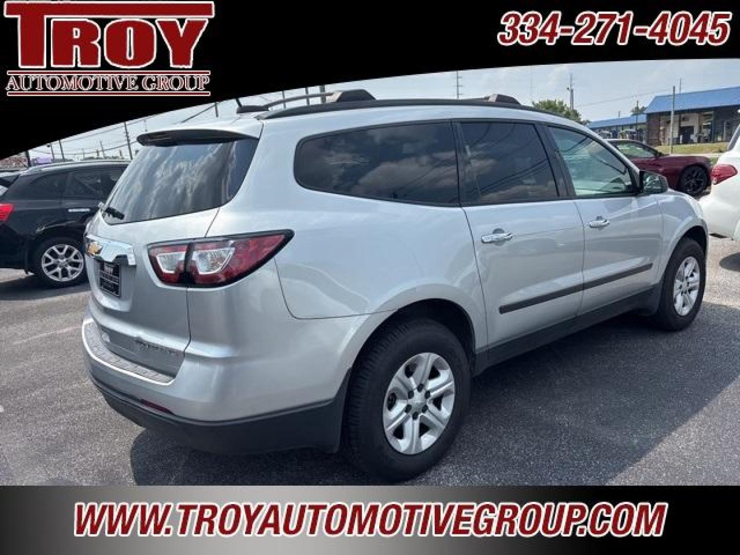 2016 Silver Ice Metallic /Dark Titanium/Light Titanium Chevrolet Traverse LS (1GNKRFED6GJ) with an 3.6L V6 SIDI engine, Automatic transmission, located at 6812 Atlanta Hwy, Montgomery, AL, 36117, (334) 271-4045, 32.382118, -86.178673 - 3rd Seat!!<br>Tow Package!!<br>Back Up Camera!! - Photo#8