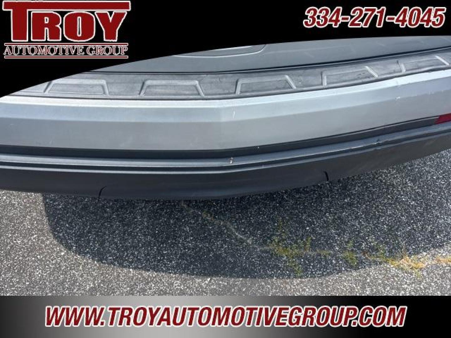 2016 Silver Ice Metallic /Dark Titanium/Light Titanium Chevrolet Traverse LS (1GNKRFED6GJ) with an 3.6L V6 SIDI engine, Automatic transmission, located at 6812 Atlanta Hwy, Montgomery, AL, 36117, (334) 271-4045, 32.382118, -86.178673 - 3rd Seat!!<br>Tow Package!!<br>Back Up Camera!! - Photo#12