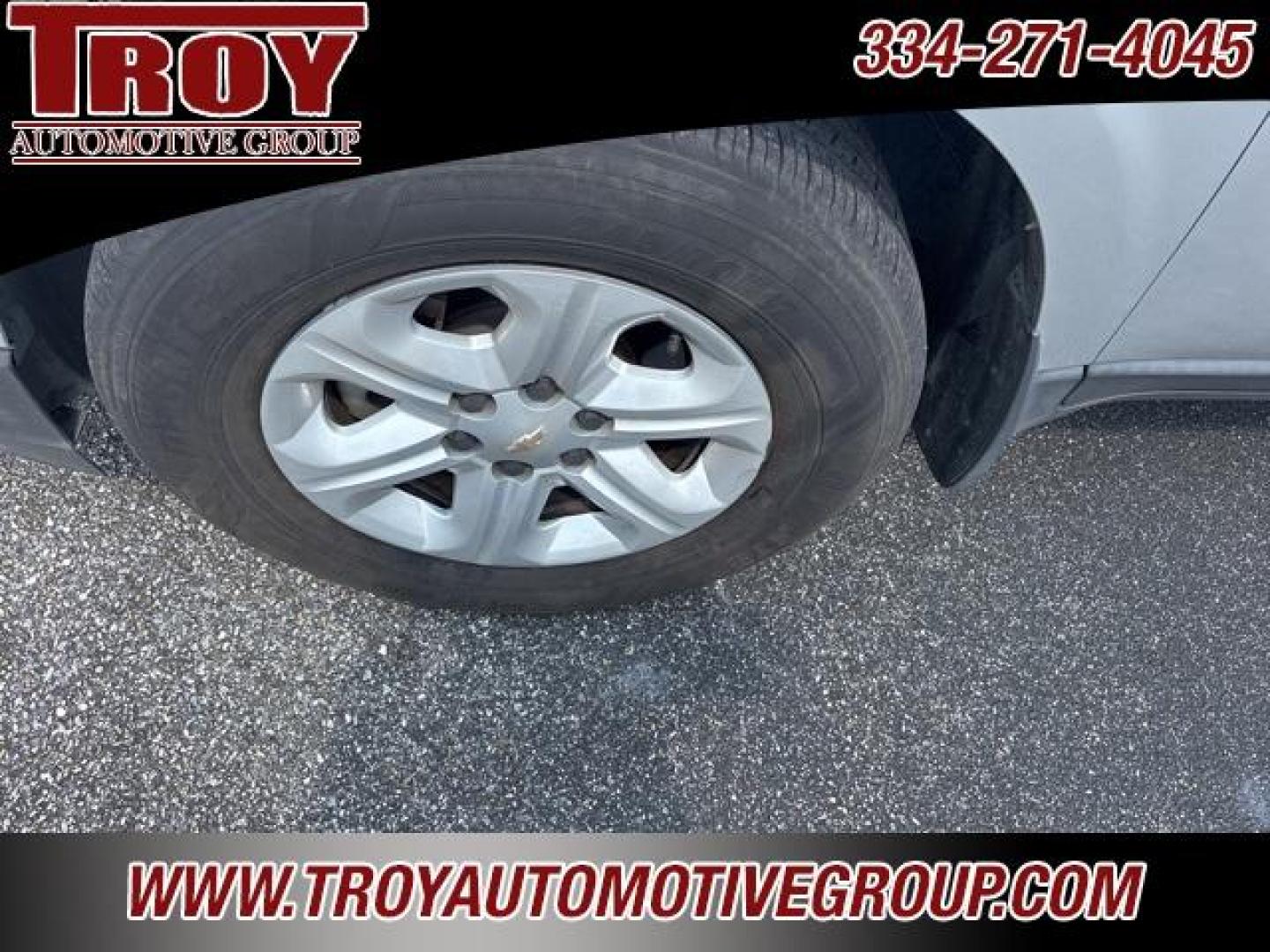 2016 Silver Ice Metallic /Dark Titanium/Light Titanium Chevrolet Traverse LS (1GNKRFED6GJ) with an 3.6L V6 SIDI engine, Automatic transmission, located at 6812 Atlanta Hwy, Montgomery, AL, 36117, (334) 271-4045, 32.382118, -86.178673 - 3rd Seat!!<br>Tow Package!!<br>Back Up Camera!! - Photo#15