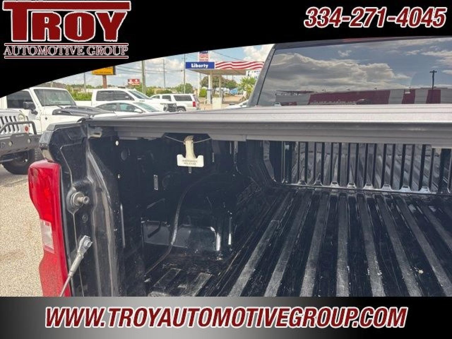 2022 Black /Jet Black Chevrolet Silverado 1500 RST (2GCUDEED2N1) with an EcoTec3 5.3L V8 engine, Automatic transmission, located at 6812 Atlanta Hwy, Montgomery, AL, 36117, (334) 271-4045, 32.382118, -86.178673 - Priced below KBB Fair Purchase Price!<br><br>Black 2022 Chevrolet Silverado 1500 RST 4WD EcoTec3 5.3L V8 10-Speed Automatic<br><br>Financing Available---Top Value for Trades.<br><br>Odometer is 20203 miles below market average!- Photo#18