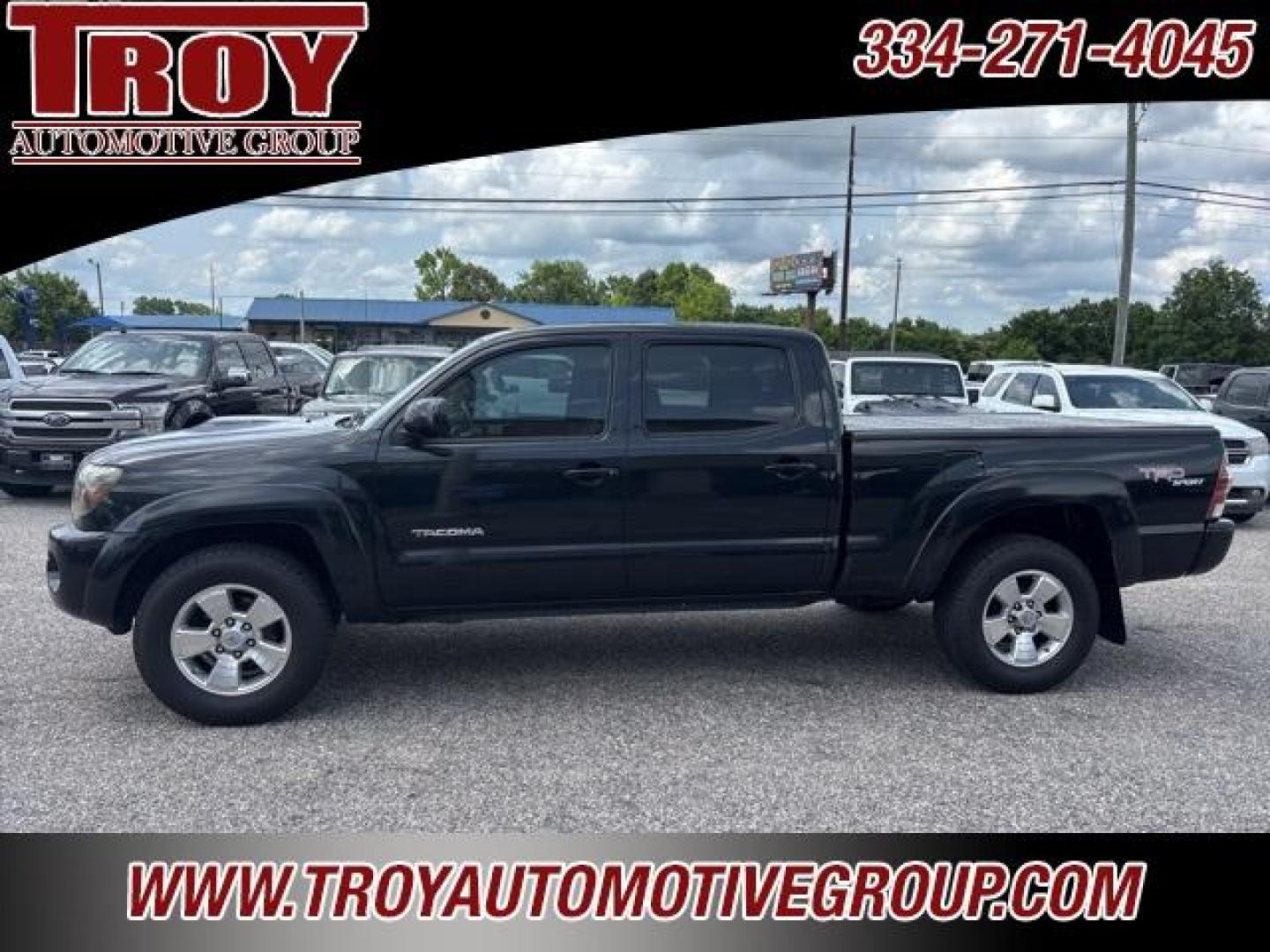 2009 Black Sand Pearl /Graphite Toyota Tacoma PreRunner (3TMKU72NX9M) with an 4.0L V6 SMPI DOHC engine, Automatic transmission, located at 6812 Atlanta Hwy, Montgomery, AL, 36117, (334) 271-4045, 32.382118, -86.178673 - 1-Owner!!<br>TRD Sport Package!!<br>Tow Package!!<br>All Power Options!!<br>New BF Goodrich Tires!!<br>Remote Entry w/2-Master Keys <br>Back Up Camera!!<br>Paint faded on roof. - Photo#4