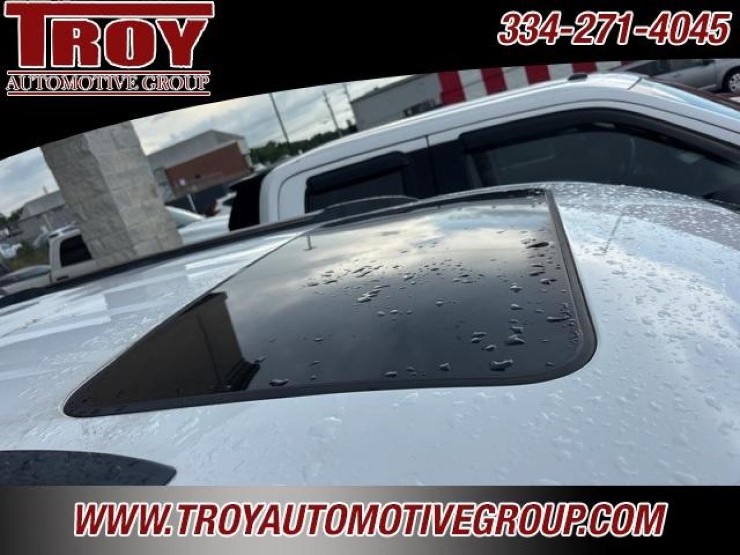 2021 Bright White Clearcoat /Black Jeep Grand Cherokee Limited (1C4RJFBG8MC) with an 3.6L V6 24V VVT engine, Automatic transmission, located at 6812 Atlanta Hwy, Montgomery, AL, 36117, (334) 271-4045, 32.382118, -86.178673 - Recent Arrival!<br>Power Sunroof!!<br><br>Bright White Clearcoat 2021 Jeep Grand Cherokee Limited 4WD 3.6L V6 24V VVT 8-Speed Automatic<br><br>Financing Available---Top Value for Trades. - Photo#9
