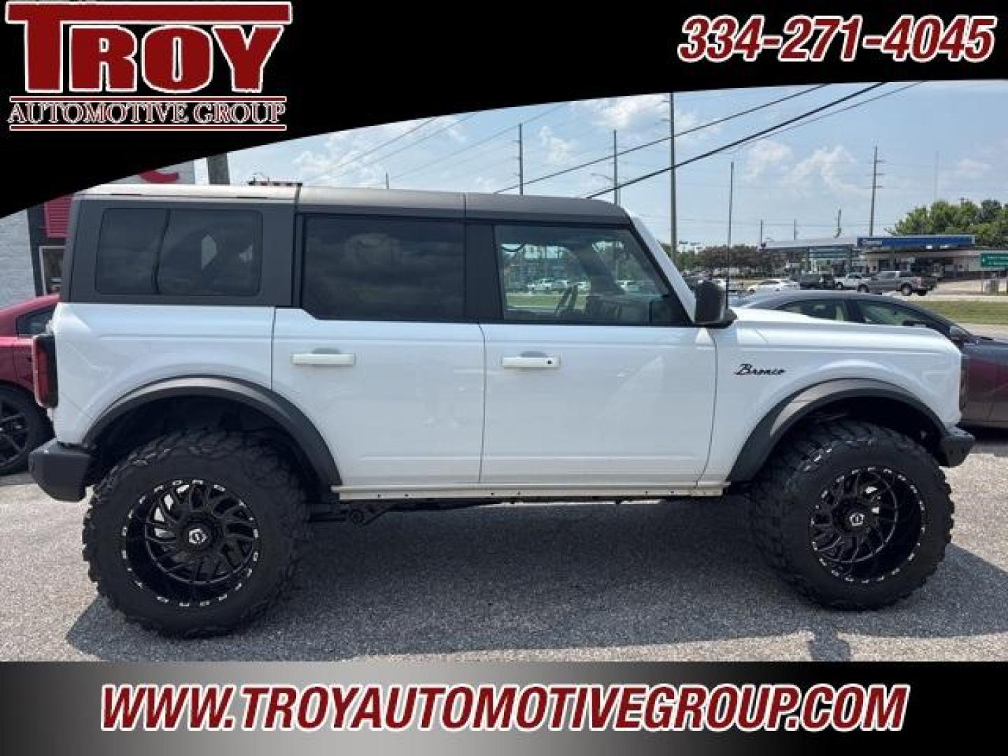 2022 Oxford White /Dark Gray W/Black Onyx Ford Bronco Big Bend (1FMDE5DH1NL) with an 2.3L EcoBoost I-4 engine, Automatic transmission, located at 6812 Atlanta Hwy, Montgomery, AL, 36117, (334) 271-4045, 32.382118, -86.178673 - Recent Arrival!<br>TIS 20 FORGED WHEELS!!<br>1-Owner!!<br>Sasquatch Package!!<br>Lift Kit!<br>Heated Seats!! <br>Remote Start w/2-Master Keys!!<br>LED Signature Lighting!!<br><br>Oxford White 2022 Ford Bronco Big Bend 4WD 2.3L EcoBoost I-4 10-Speed Automatic<br><br>Financing Available---Top Value fo - Photo#0