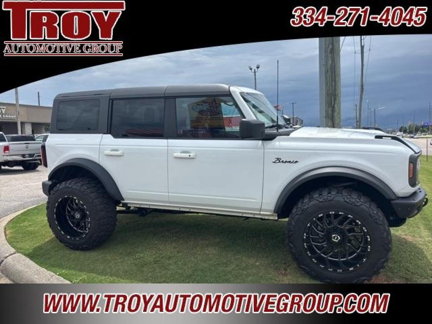 2022 Oxford White /Dark Gray W/Black Onyx Ford Bronco Big Bend (1FMDE5DH1NL) with an 2.3L EcoBoost I-4 engine, Automatic transmission, located at 6812 Atlanta Hwy, Montgomery, AL, 36117, (334) 271-4045, 32.382118, -86.178673 - Recent Arrival!<br>TIS 20 FORGED WHEELS!!<br>1-Owner!!<br>Sasquatch Package!!<br>Lift Kit!<br>Heated Seats!! <br>Remote Start w/2-Master Keys!!<br>LED Signature Lighting!!<br><br>Oxford White 2022 Ford Bronco Big Bend 4WD 2.3L EcoBoost I-4 10-Speed Automatic<br><br>Financing Available---Top Value fo - Photo#2