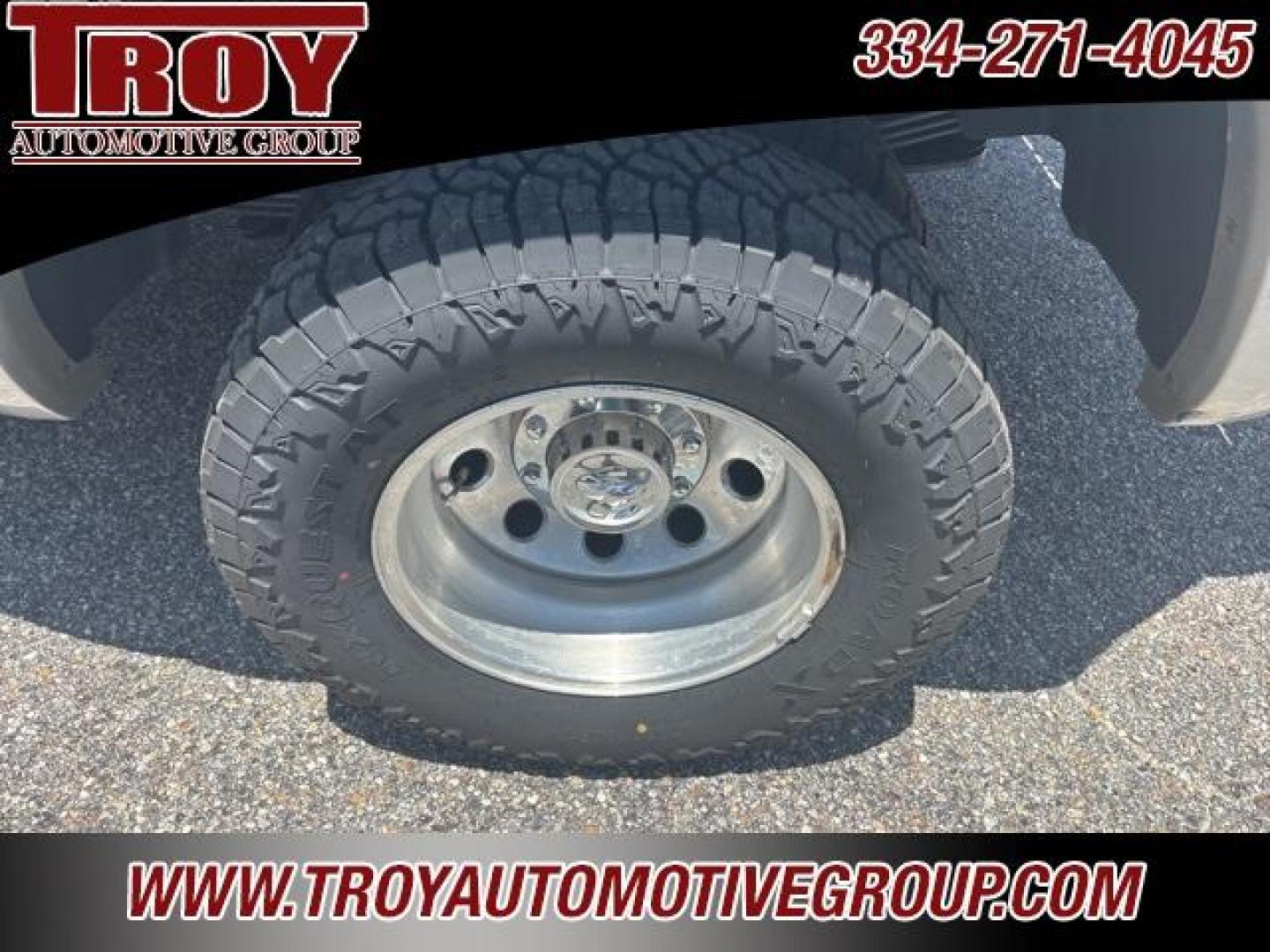 2018 Bright Silver Metallic Clearcoat /Black Ram 3500 Laramie (3C63RRJL3JG) with an Cummins 6.7L I6 Turbodiesel engine, Automatic transmission, located at 6812 Atlanta Hwy, Montgomery, AL, 36117, (334) 271-4045, 32.382118, -86.178673 - Brand New Tires!!<br>Just Serviced!!<br><br>Recent Arrival! Priced below KBB Fair Purchase Price!<br><br>Bright Silver Metallic Clearcoat 2018 Ram 3500 Laramie 4WD Cummins 6.7L I6 Turbodiesel Aisin 6-Speed Automatic<br><br>Financing Available---Top Value for Trades.<br><br>Odometer is 39994 miles be - Photo#16