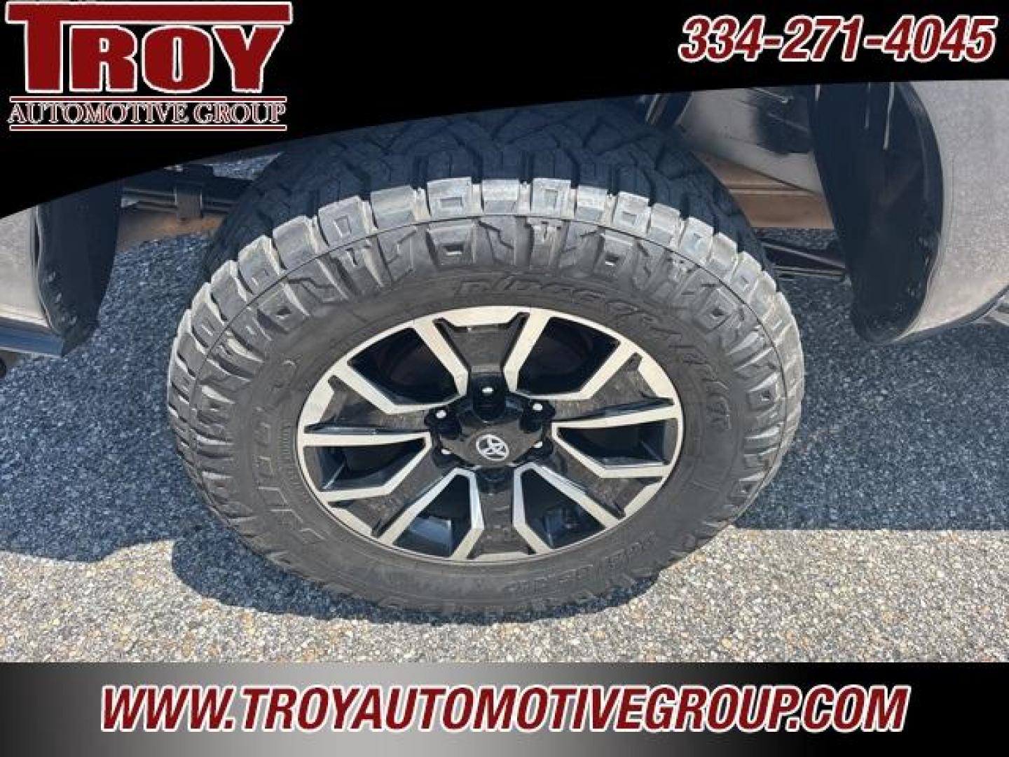 2022 Gray /Cement Toyota Tacoma (3TMCZ5AN0NM) with an 3.5L V6 PDI DOHC 24V LEV3-ULEV70 278hp engine, Automatic transmission, located at 6812 Atlanta Hwy, Montgomery, AL, 36117, (334) 271-4045, 32.382118, -86.178673 - Photo#19