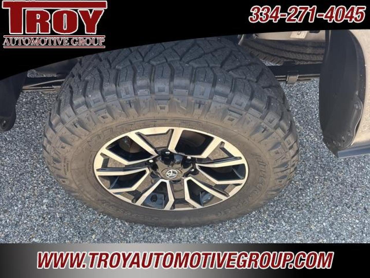 2022 Gray /Cement Toyota Tacoma (3TMCZ5AN0NM) with an 3.5L V6 PDI DOHC 24V LEV3-ULEV70 278hp engine, Automatic transmission, located at 6812 Atlanta Hwy, Montgomery, AL, 36117, (334) 271-4045, 32.382118, -86.178673 - Photo#22