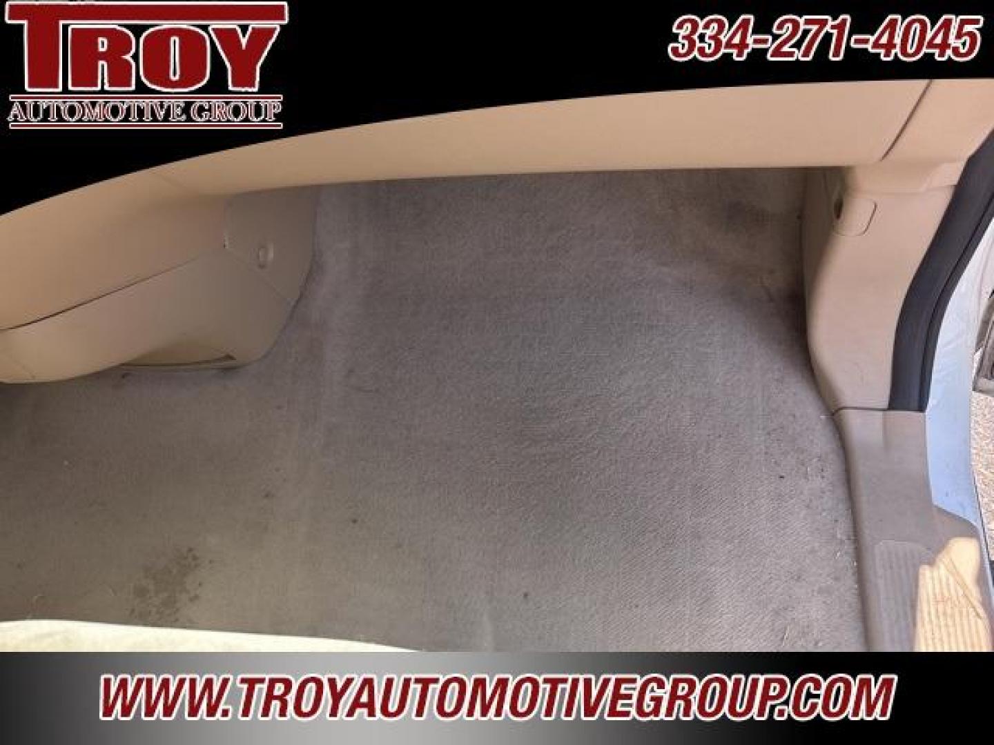 2007 Taffeta White /Ivory Honda Odyssey LX (5FNRL38287B) with an 3.5L V6 SOHC 24V VTEC engine, Automatic transmission, located at 6812 Atlanta Hwy, Montgomery, AL, 36117, (334) 271-4045, 32.382118, -86.178673 - 2-Master Remote Keys!!<br>Tow Package!! - Photo#10