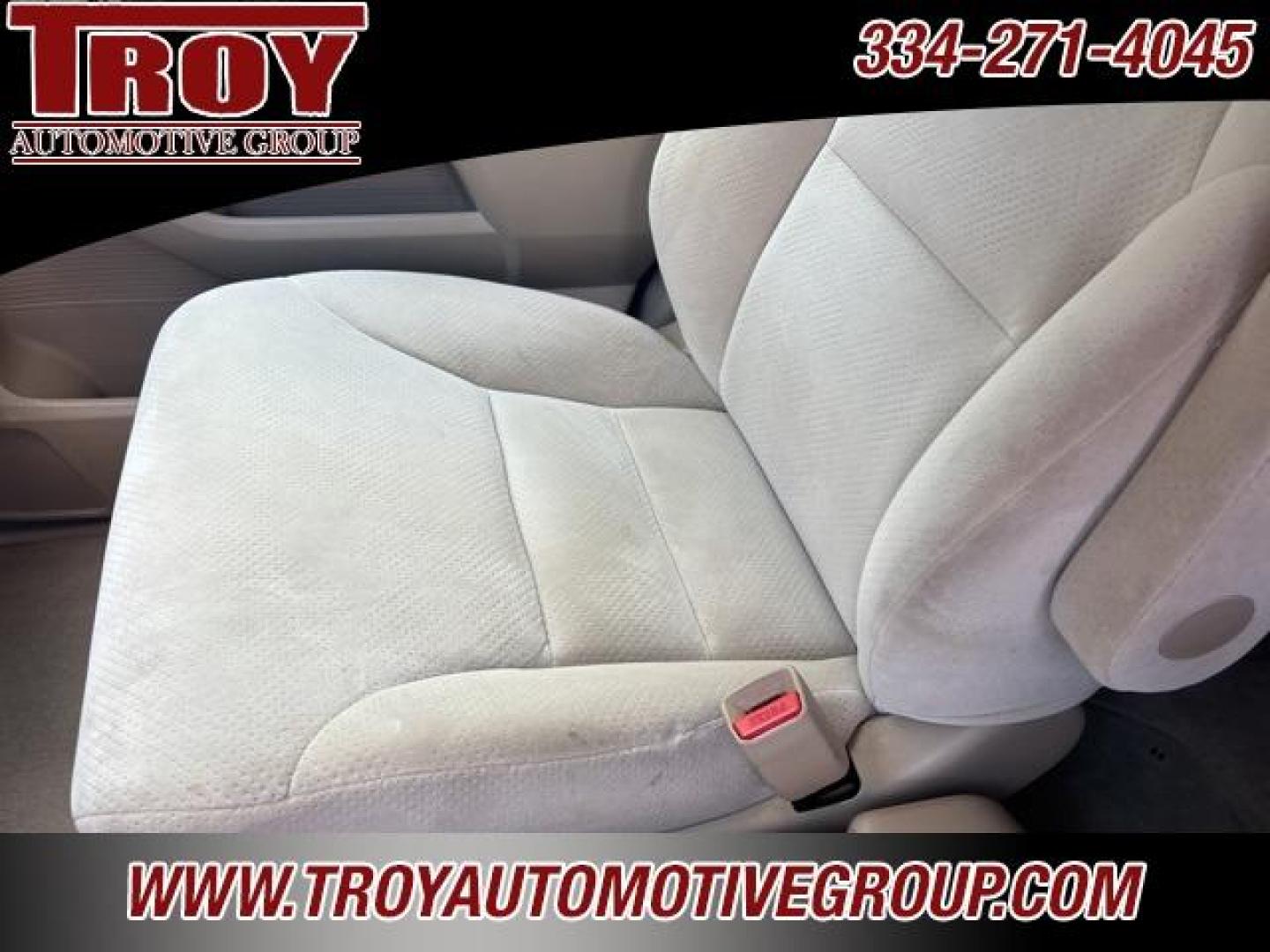2007 Taffeta White /Ivory Honda Odyssey LX (5FNRL38287B) with an 3.5L V6 SOHC 24V VTEC engine, Automatic transmission, located at 6812 Atlanta Hwy, Montgomery, AL, 36117, (334) 271-4045, 32.382118, -86.178673 - 2-Master Remote Keys!!<br>Tow Package!! - Photo#28