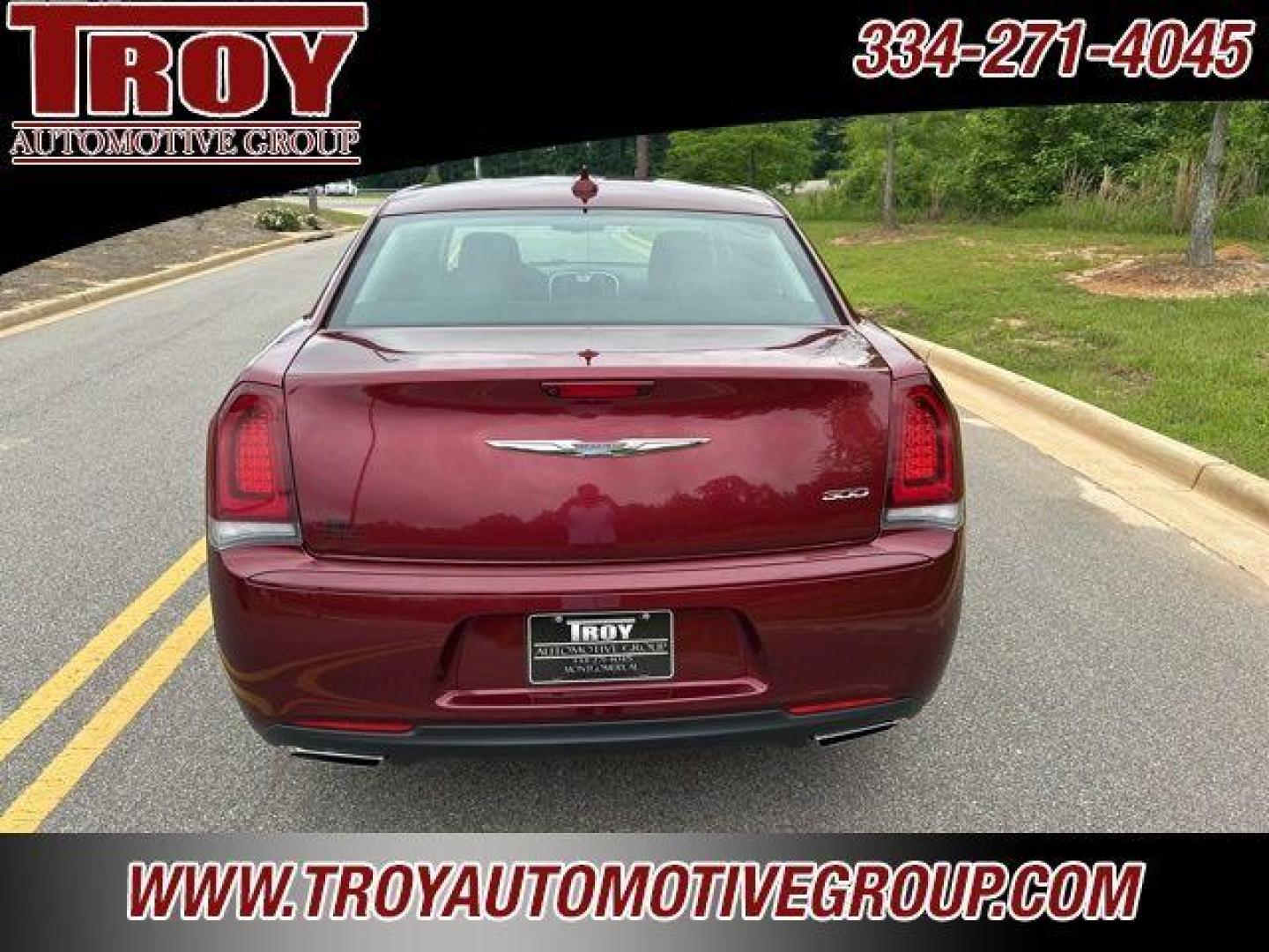 2019 Velvet Red Pearlcoat /Black Chrysler 300 Touring (2C3CCAAGXKH) with an 3.6L 6-Cylinder SMPI DOHC engine, Automatic transmission, located at 6812 Atlanta Hwy, Montgomery, AL, 36117, (334) 271-4045, 32.382118, -86.178673 - Photo#5