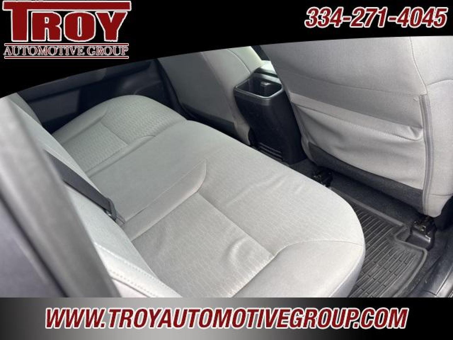 2016 Magnetic Gray Metallic /Graphite Toyota Tacoma SR5 (5TFCZ5ANXGX) with an V6 engine, Automatic transmission, located at 6812 Atlanta Hwy, Montgomery, AL, 36117, (334) 271-4045, 32.382118, -86.178673 - Magnetic Gray Metallic 2016 Toyota Tacoma SR5 4WD V6 6-Speed Automatic<br><br>Financing Available---Top Value for Trades.<br><br><br>Awards:<br> * 2016 KBB.com Best Resale Value Awards * 2016 KBB.com Best Buy Awards Finalist - Photo#19