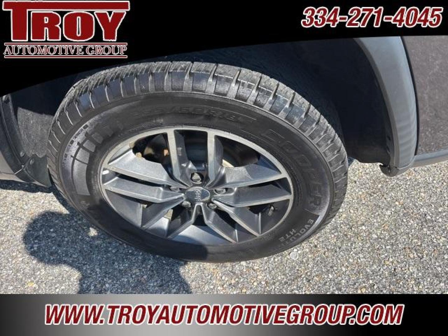 2017 Granite Crystal Metallic Clearcoat /Black Jeep Grand Cherokee Limited (1C4RJEBG7HC) with an 3.6L V6 24V VVT engine, Automatic transmission, located at 6812 Atlanta Hwy, Montgomery, AL, 36117, (334) 271-4045, 32.382118, -86.178673 - Photo#15