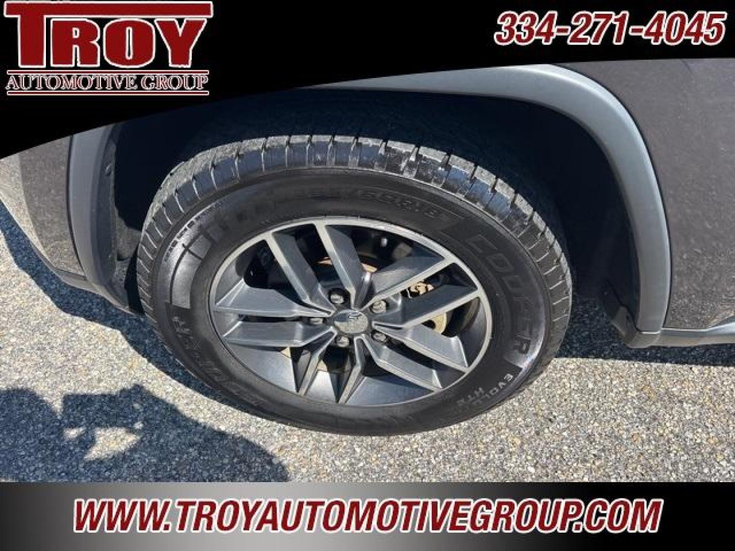 2017 Granite Crystal Metallic Clearcoat /Black Jeep Grand Cherokee Limited (1C4RJEBG7HC) with an 3.6L V6 24V VVT engine, Automatic transmission, located at 6812 Atlanta Hwy, Montgomery, AL, 36117, (334) 271-4045, 32.382118, -86.178673 - Photo#16