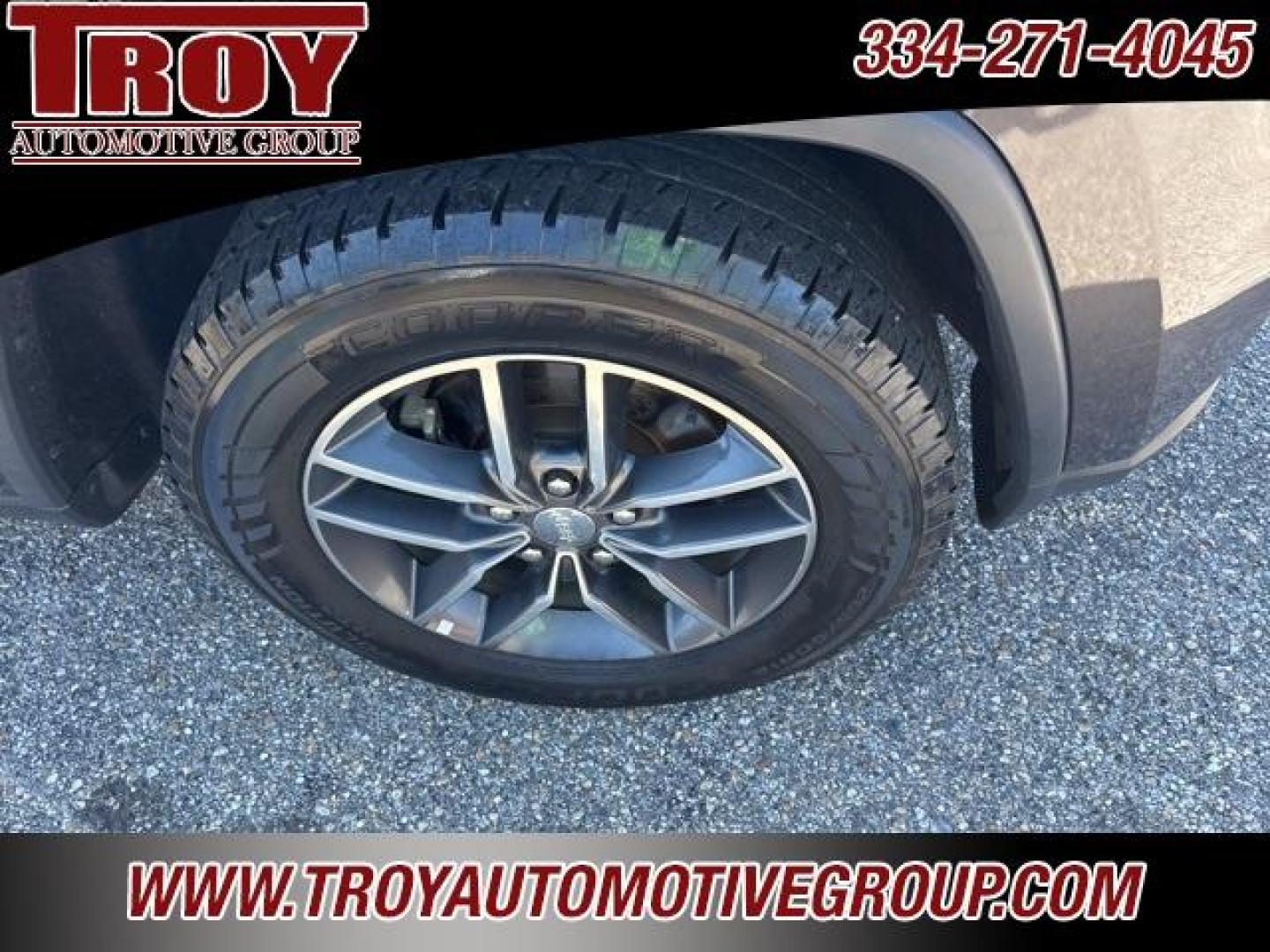 2017 Granite Crystal Metallic Clearcoat /Black Jeep Grand Cherokee Limited (1C4RJEBG7HC) with an 3.6L V6 24V VVT engine, Automatic transmission, located at 6812 Atlanta Hwy, Montgomery, AL, 36117, (334) 271-4045, 32.382118, -86.178673 - Photo#17