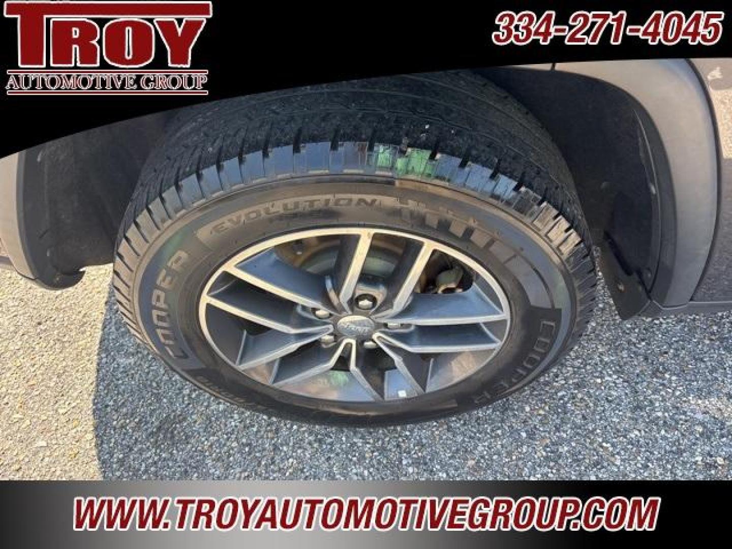2017 Granite Crystal Metallic Clearcoat /Black Jeep Grand Cherokee Limited (1C4RJEBG7HC) with an 3.6L V6 24V VVT engine, Automatic transmission, located at 6812 Atlanta Hwy, Montgomery, AL, 36117, (334) 271-4045, 32.382118, -86.178673 - Photo#18