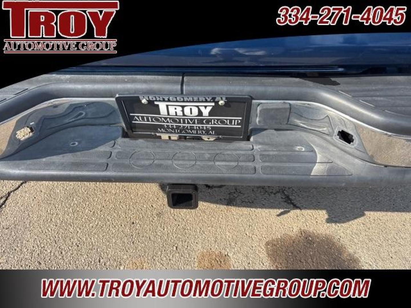 2002 Indigo Blue Metallic /Graphite GMC Sierra 1500 SLE (2GTEC19V221) with an Vortec 4.8L V8 SFI engine, Automatic transmission, located at 6812 Atlanta Hwy, Montgomery, AL, 36117, (334) 271-4045, 32.382118, -86.178673 - Priced below KBB Fair Purchase Price!<br><br>Indigo Blue Metallic 2002 GMC Sierra 1500 SLE RWD Vortec 4.8L V8 SFI 4-Speed Automatic with Overdrive<br><br>Financing Available---Top Value for Trades. - Photo#9