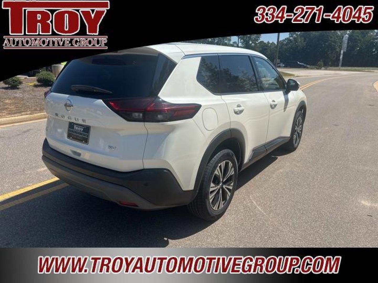 2021 Pearl White Tricoat /Charcoal Nissan Rogue SV (5N1AT3BA1MC) with an 2.5L I4 DOHC 16V engine, CVT transmission, located at 6812 Atlanta Hwy, Montgomery, AL, 36117, (334) 271-4045, 32.382118, -86.178673 - Pearl White Tricoat 2021 Nissan Rogue SV FWD 2.5L I4 DOHC 16V CVT with Xtronic<br><br>Financing Available---Top Value for Trades.<br><br>26/34 City/Highway MPG - Photo#4