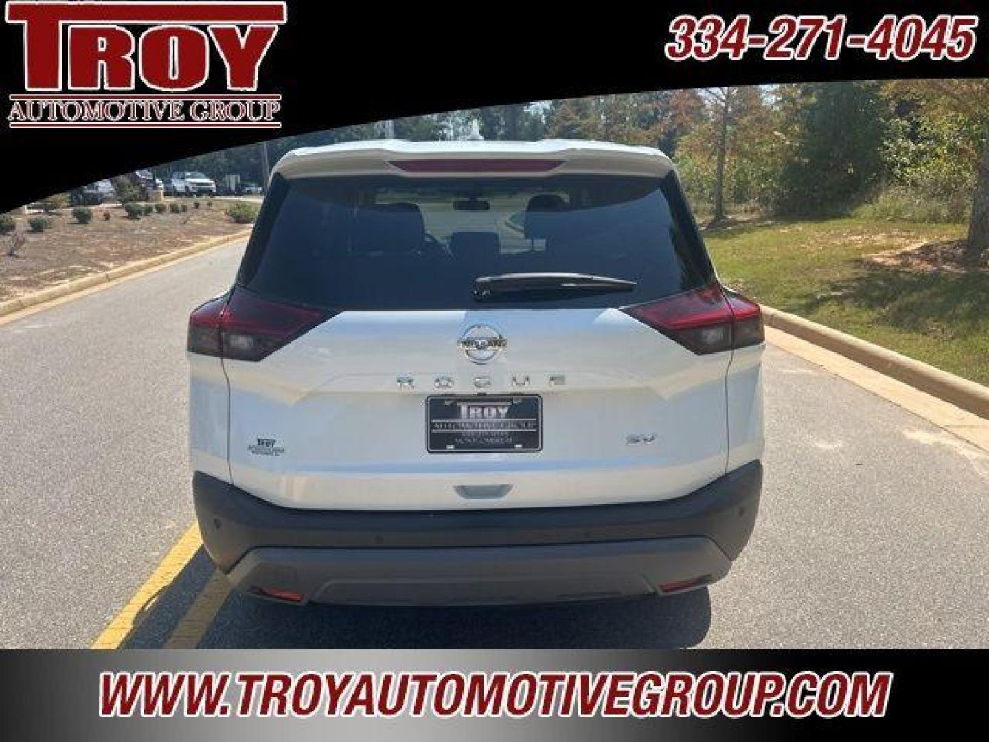 2021 Pearl White Tricoat /Charcoal Nissan Rogue SV (5N1AT3BA1MC) with an 2.5L I4 DOHC 16V engine, CVT transmission, located at 6812 Atlanta Hwy, Montgomery, AL, 36117, (334) 271-4045, 32.382118, -86.178673 - Pearl White Tricoat 2021 Nissan Rogue SV FWD 2.5L I4 DOHC 16V CVT with Xtronic<br><br>Financing Available---Top Value for Trades.<br><br>26/34 City/Highway MPG - Photo#5