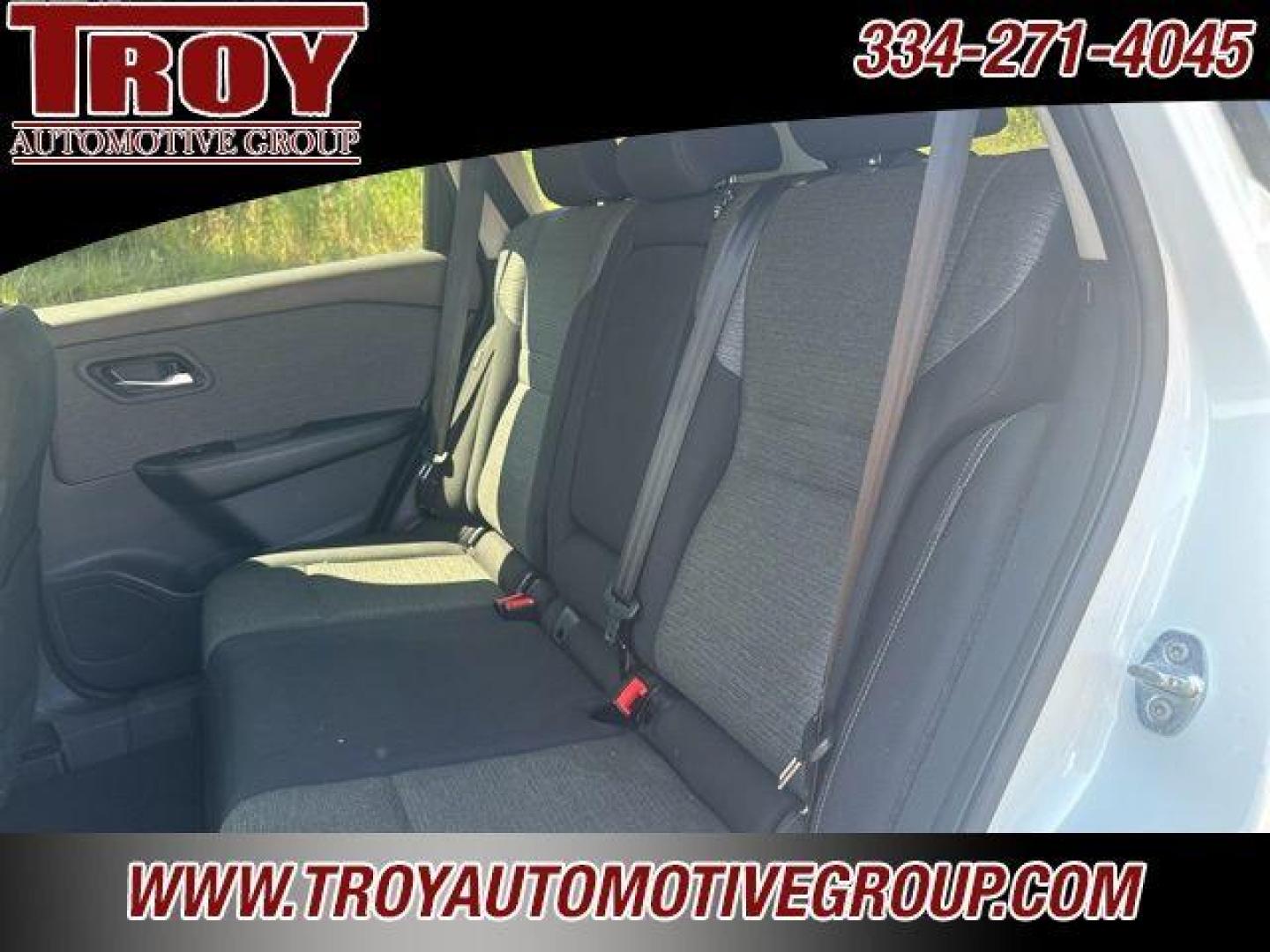 2021 Pearl White Tricoat /Charcoal Nissan Rogue SV (5N1AT3BA1MC) with an 2.5L I4 DOHC 16V engine, CVT transmission, located at 6812 Atlanta Hwy, Montgomery, AL, 36117, (334) 271-4045, 32.382118, -86.178673 - Pearl White Tricoat 2021 Nissan Rogue SV FWD 2.5L I4 DOHC 16V CVT with Xtronic<br><br>Financing Available---Top Value for Trades.<br><br>26/34 City/Highway MPG - Photo#11