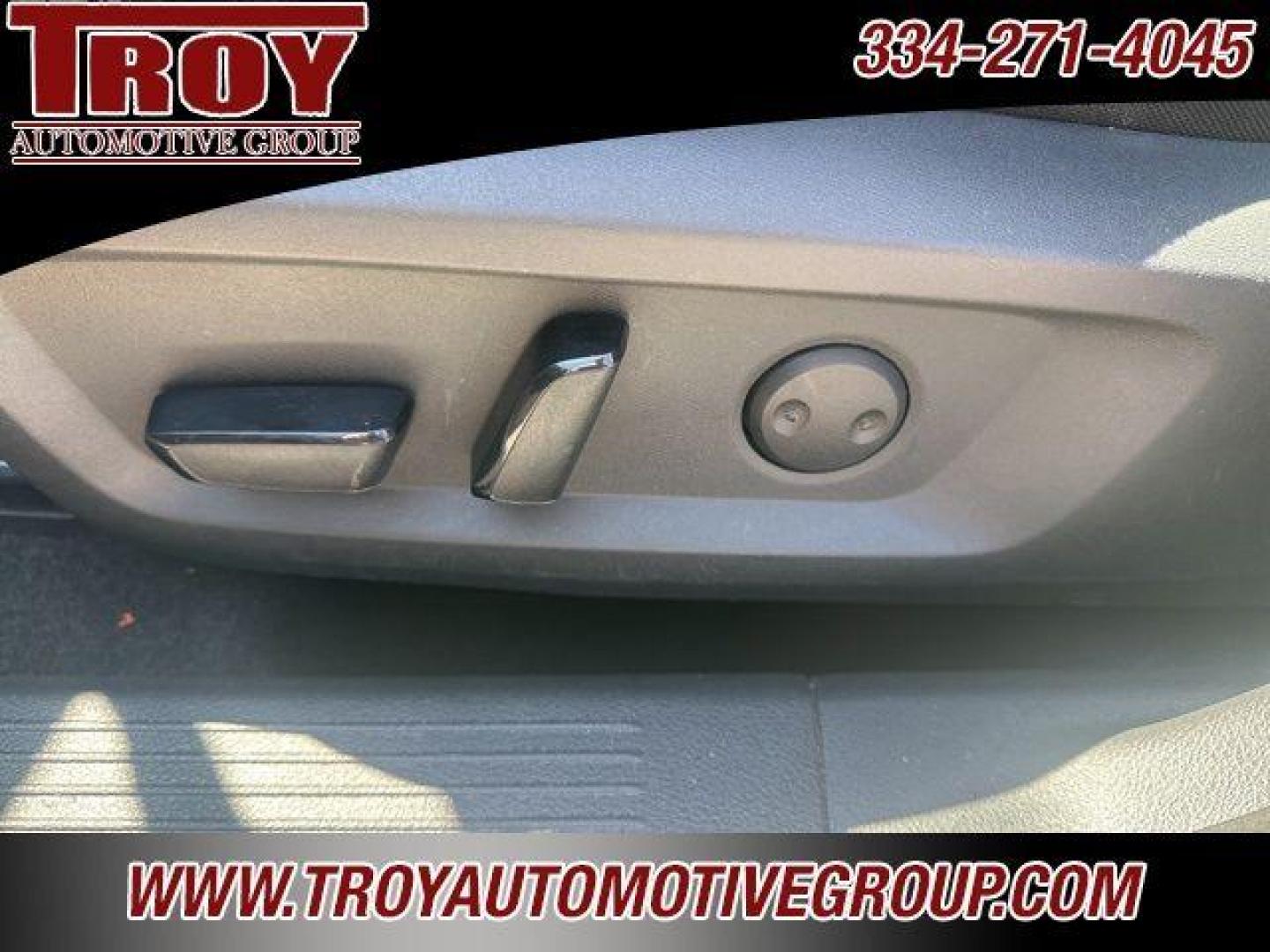 2021 Pearl White Tricoat /Charcoal Nissan Rogue SV (5N1AT3BA1MC) with an 2.5L I4 DOHC 16V engine, CVT transmission, located at 6812 Atlanta Hwy, Montgomery, AL, 36117, (334) 271-4045, 32.382118, -86.178673 - Pearl White Tricoat 2021 Nissan Rogue SV FWD 2.5L I4 DOHC 16V CVT with Xtronic<br><br>Financing Available---Top Value for Trades.<br><br>26/34 City/Highway MPG - Photo#18