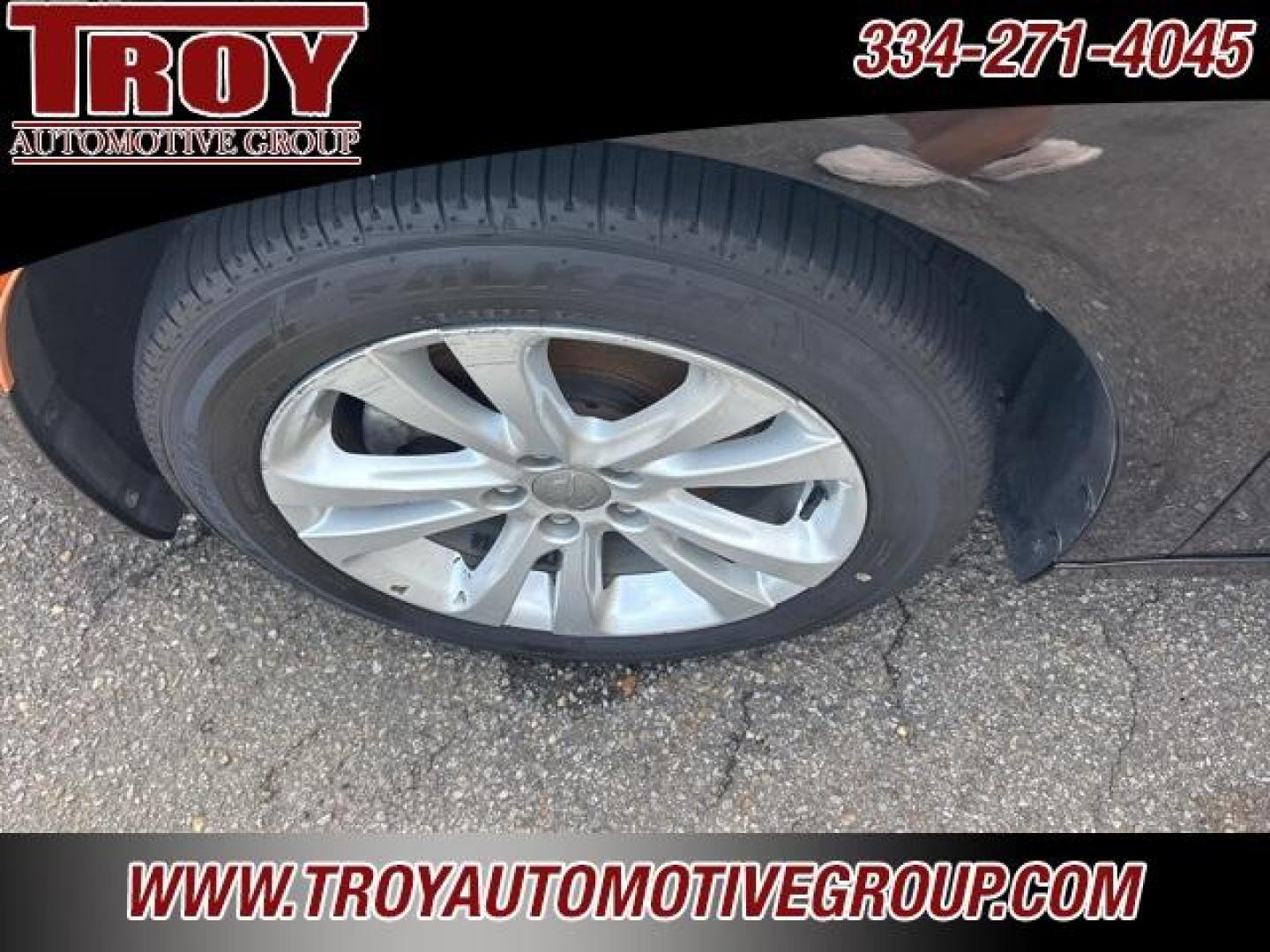 2016 Black Clearcoat /Linen/Black Chrysler 200 Limited (1C3CCCAB2GN) with an 2.4L I4 MultiAir engine, Automatic transmission, located at 6812 Atlanta Hwy, Montgomery, AL, 36117, (334) 271-4045, 32.382118, -86.178673 - 1-Owner!! - Photo#10