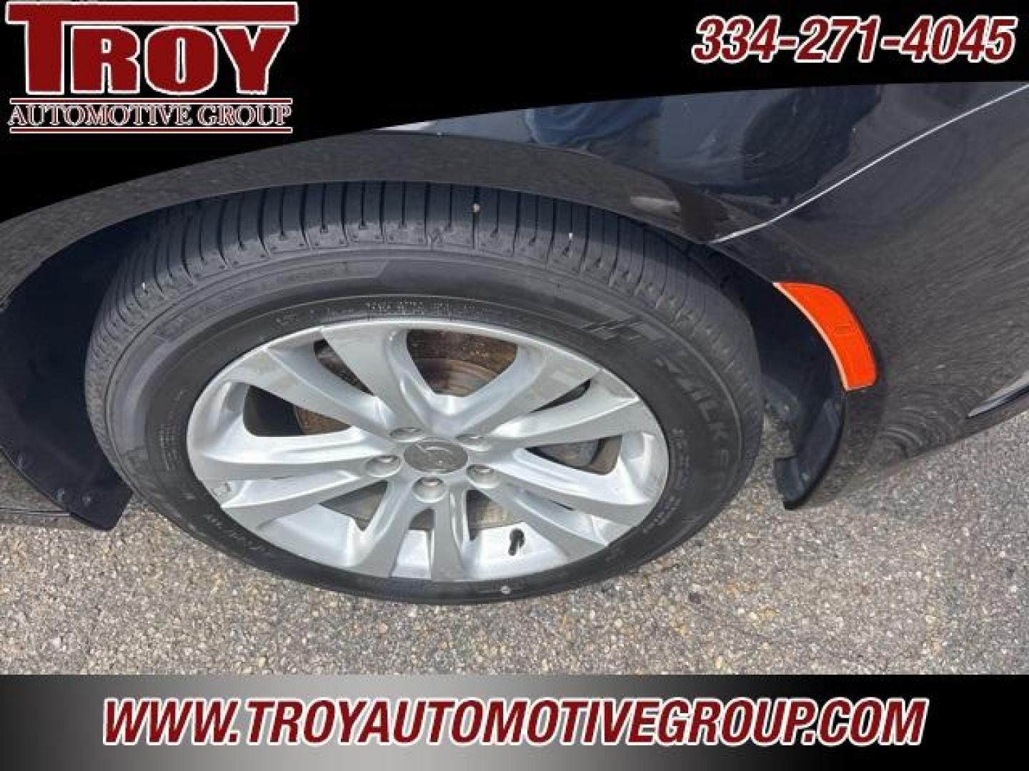 2016 Black Clearcoat /Linen/Black Chrysler 200 Limited (1C3CCCAB2GN) with an 2.4L I4 MultiAir engine, Automatic transmission, located at 6812 Atlanta Hwy, Montgomery, AL, 36117, (334) 271-4045, 32.382118, -86.178673 - 1-Owner!! - Photo#11