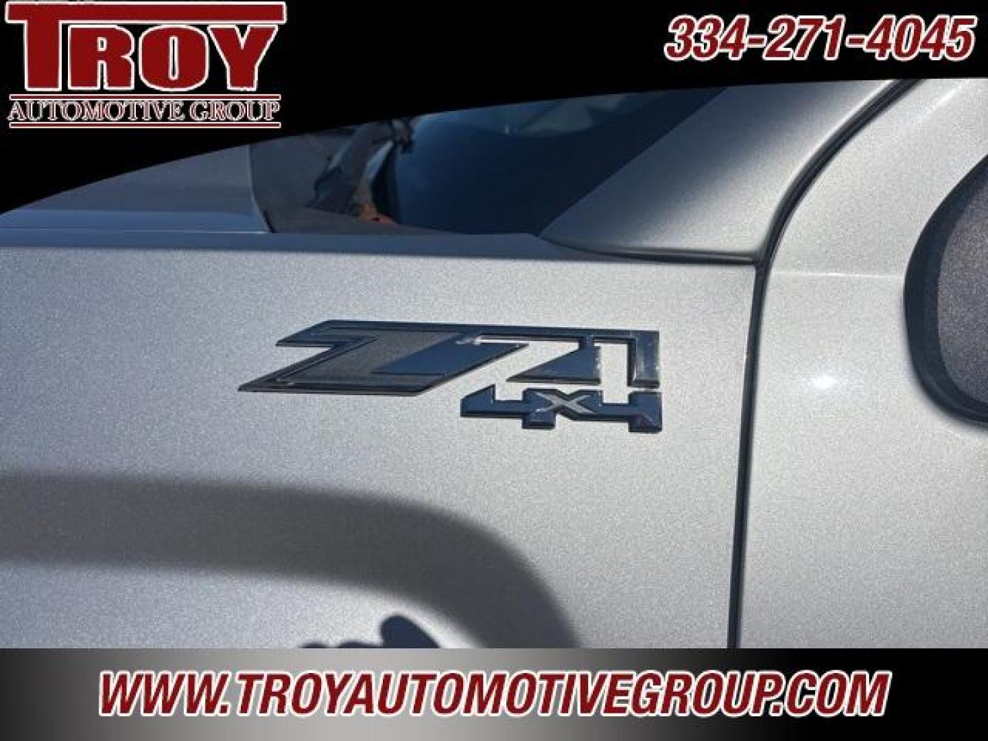 2018 Quicksilver Metallic /Dark Ash Seats With Jet Black Interior Accents GMC Sierra 1500 SLT (3GTU2NEC8JG) with an EcoTec3 5.3L V8 engine, Automatic transmission, located at 6812 Atlanta Hwy, Montgomery, AL, 36117, (334) 271-4045, 32.382118, -86.178673 - Photo#16