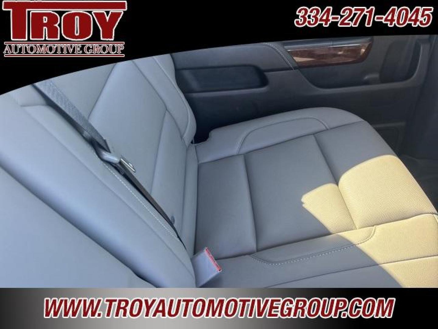 2018 Quicksilver Metallic /Dark Ash Seats With Jet Black Interior Accents GMC Sierra 1500 SLT (3GTU2NEC8JG) with an EcoTec3 5.3L V8 engine, Automatic transmission, located at 6812 Atlanta Hwy, Montgomery, AL, 36117, (334) 271-4045, 32.382118, -86.178673 - Photo#31