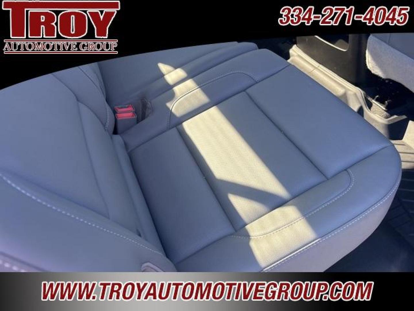 2018 Quicksilver Metallic /Dark Ash Seats With Jet Black Interior Accents GMC Sierra 1500 SLT (3GTU2NEC8JG) with an EcoTec3 5.3L V8 engine, Automatic transmission, located at 6812 Atlanta Hwy, Montgomery, AL, 36117, (334) 271-4045, 32.382118, -86.178673 - Photo#34