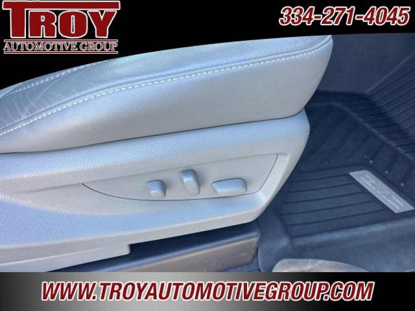 2018 Quicksilver Metallic /Dark Ash Seats With Jet Black Interior Accents GMC Sierra 1500 SLT (3GTU2NEC8JG) with an EcoTec3 5.3L V8 engine, Automatic transmission, located at 6812 Atlanta Hwy, Montgomery, AL, 36117, (334) 271-4045, 32.382118, -86.178673 - Photo#38