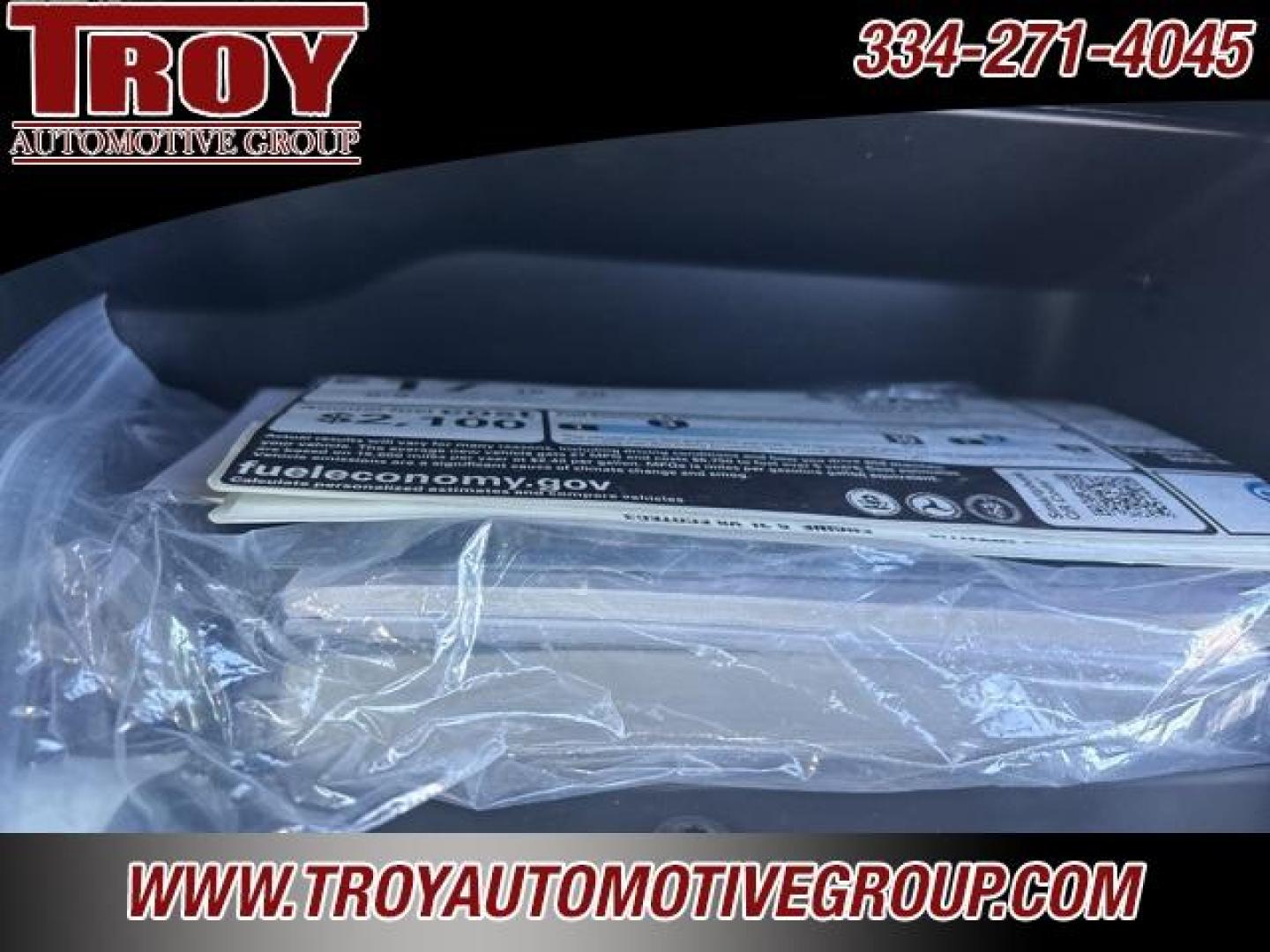 2018 Quicksilver Metallic /Dark Ash Seats With Jet Black Interior Accents GMC Sierra 1500 SLT (3GTU2NEC8JG) with an EcoTec3 5.3L V8 engine, Automatic transmission, located at 6812 Atlanta Hwy, Montgomery, AL, 36117, (334) 271-4045, 32.382118, -86.178673 - Photo#44