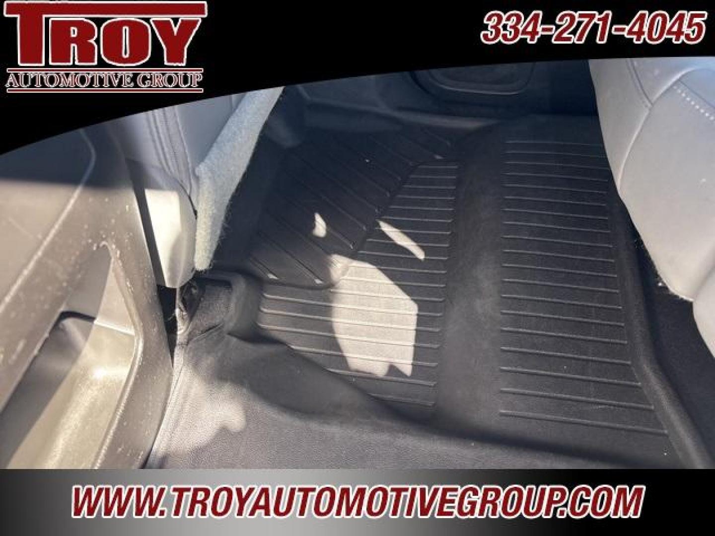 2018 Quicksilver Metallic /Dark Ash Seats With Jet Black Interior Accents GMC Sierra 1500 SLT (3GTU2NEC8JG) with an EcoTec3 5.3L V8 engine, Automatic transmission, located at 6812 Atlanta Hwy, Montgomery, AL, 36117, (334) 271-4045, 32.382118, -86.178673 - Photo#89