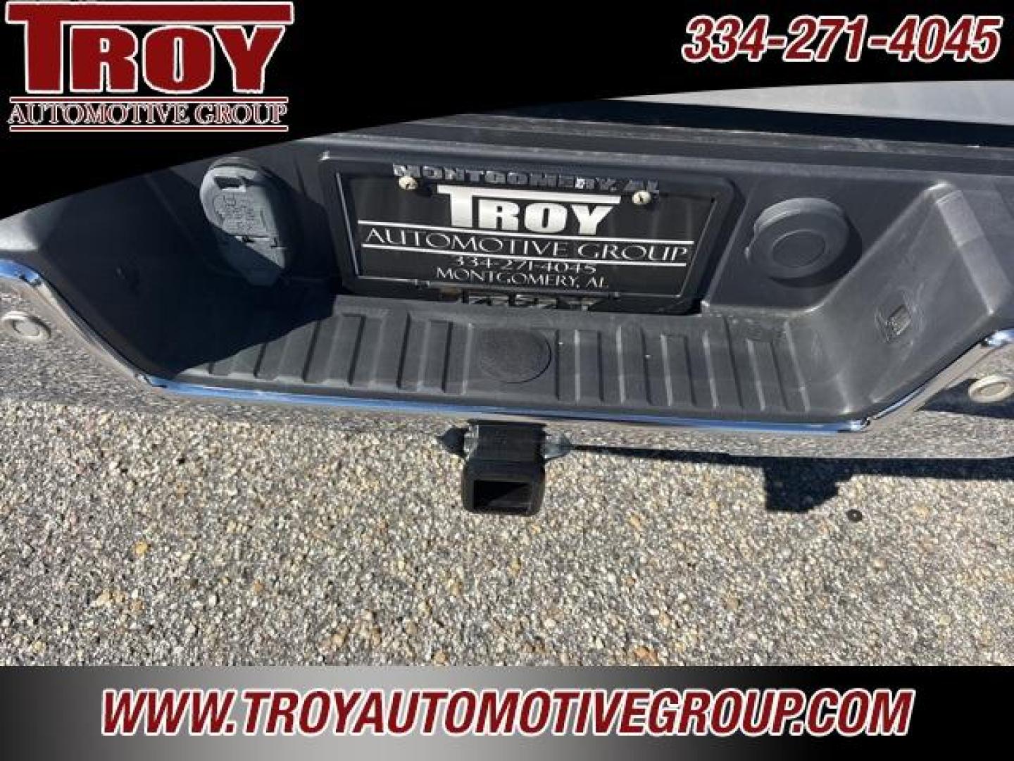 2018 Quicksilver Metallic /Dark Ash Seats With Jet Black Interior Accents GMC Sierra 1500 SLT (3GTU2NEC8JG) with an EcoTec3 5.3L V8 engine, Automatic transmission, located at 6812 Atlanta Hwy, Montgomery, AL, 36117, (334) 271-4045, 32.382118, -86.178673 - Photo#91