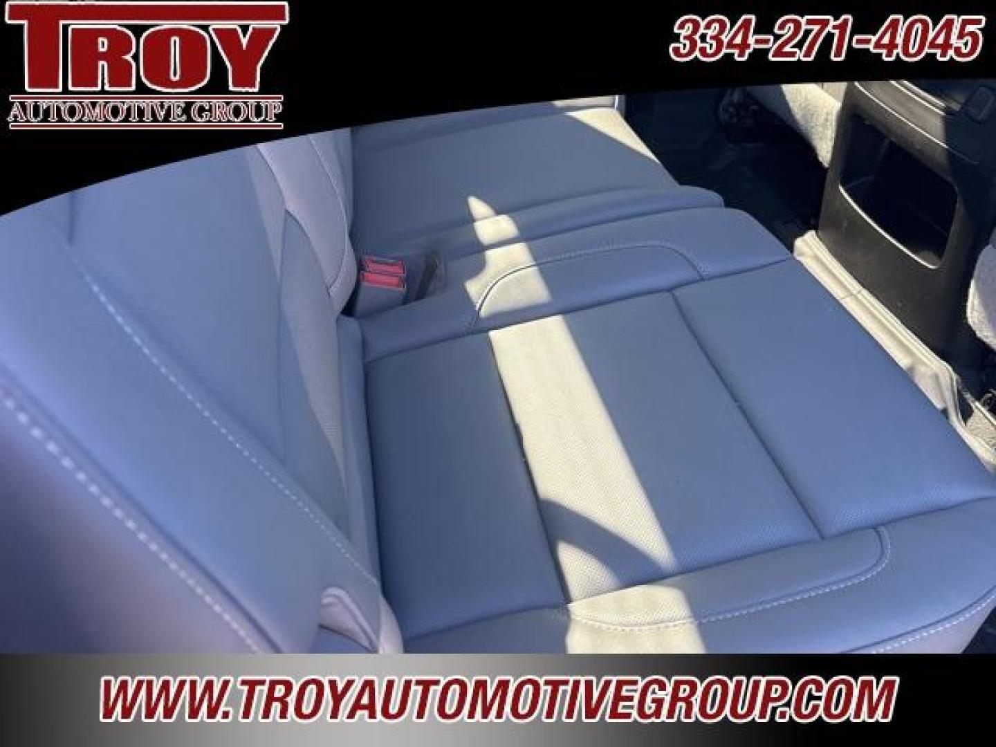2018 Quicksilver Metallic /Dark Ash Seats With Jet Black Interior Accents GMC Sierra 1500 SLT (3GTU2NEC8JG) with an EcoTec3 5.3L V8 engine, Automatic transmission, located at 6812 Atlanta Hwy, Montgomery, AL, 36117, (334) 271-4045, 32.382118, -86.178673 - Photo#92