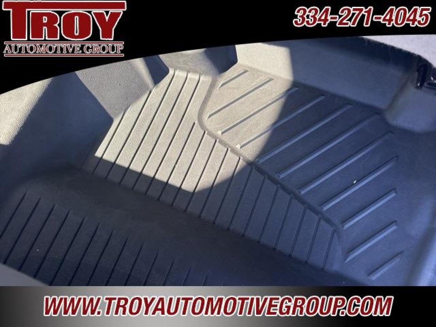 2018 Quicksilver Metallic /Dark Ash Seats With Jet Black Interior Accents GMC Sierra 1500 SLT (3GTU2NEC8JG) with an EcoTec3 5.3L V8 engine, Automatic transmission, located at 6812 Atlanta Hwy, Montgomery, AL, 36117, (334) 271-4045, 32.382118, -86.178673 - Photo#95