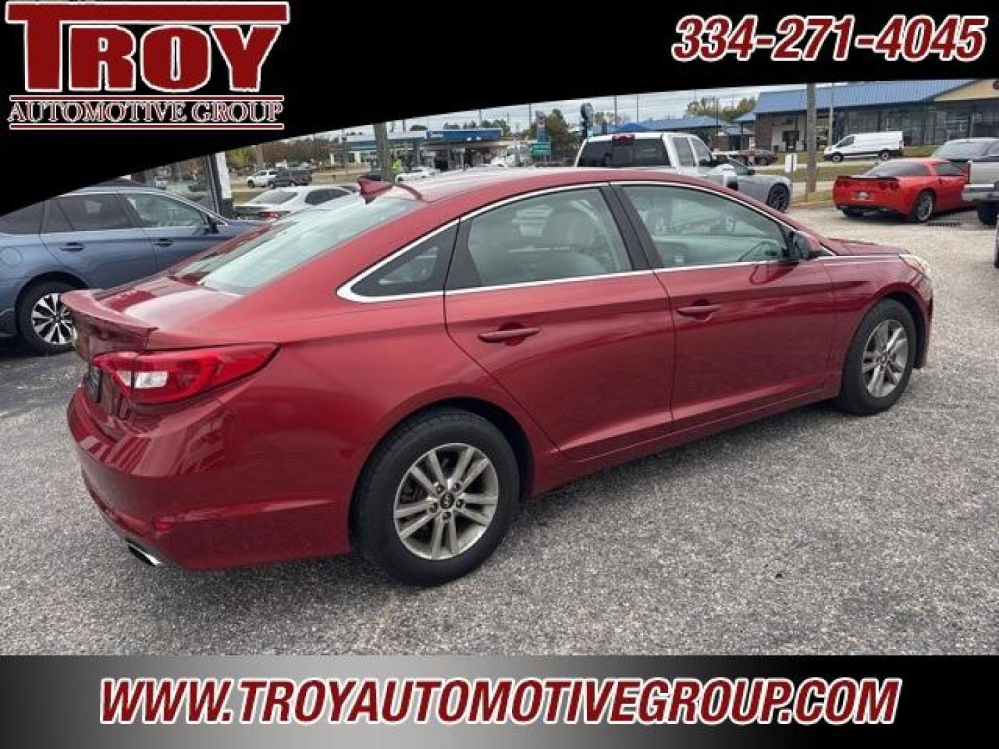 2015 Venetian Red Metallic /Gray Hyundai Sonata SE (5NPE24AF5FH) with an 2.4L I4 DGI DOHC 16V ULEV II 185hp engine, Automatic transmission, located at 6812 Atlanta Hwy, Montgomery, AL, 36117, (334) 271-4045, 32.382118, -86.178673 - 1-Owner!!<br>Excellent Service History!!<br>Engine Replaced At Hyundai at 117k!!<br>3-Keys!!!<br>Local Trade!!<br>Power Driver Seat!! - Photo#8